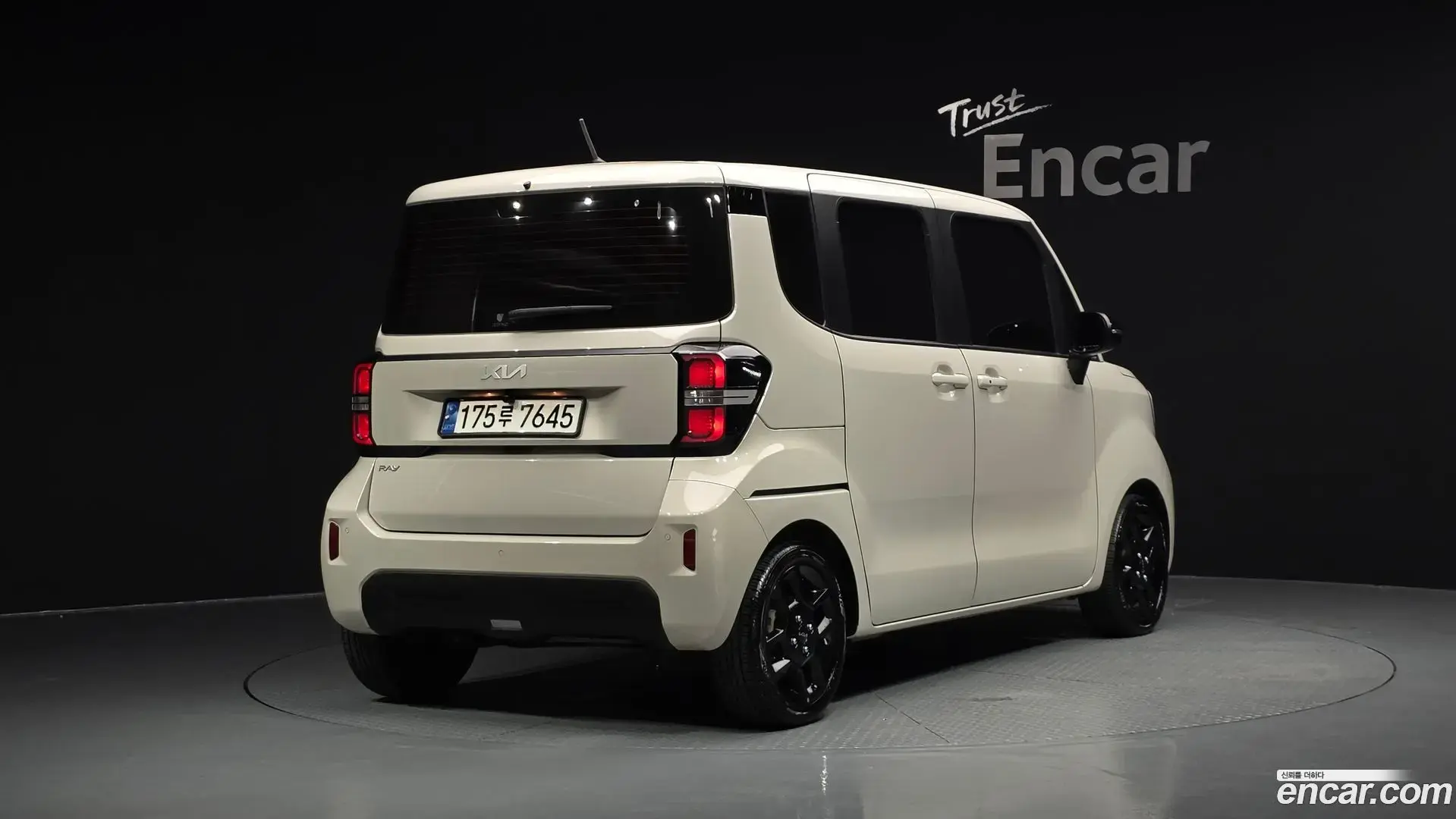 Main__Slider__Photo:RAY Kia 2023.6-1