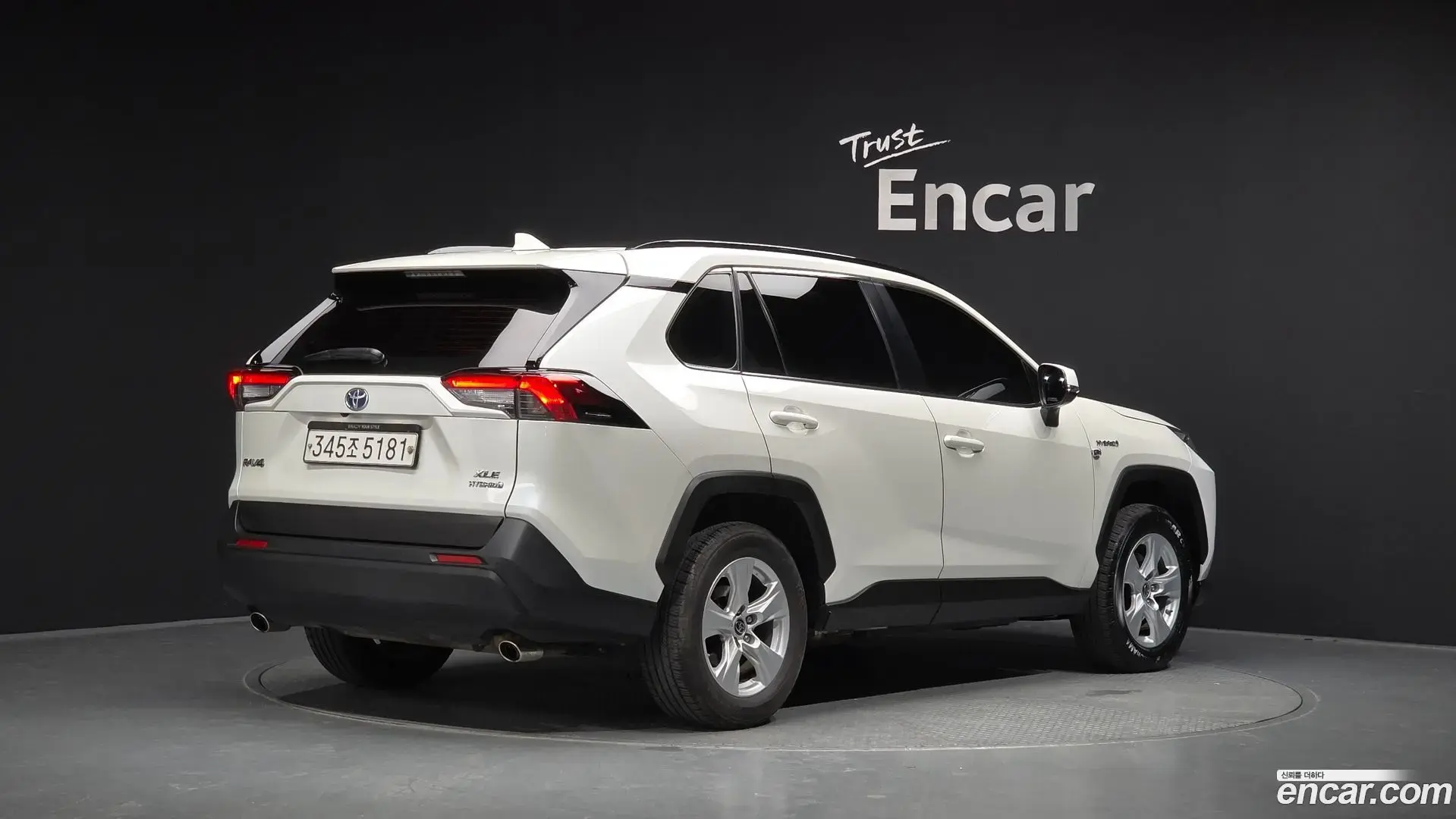 Main__Slider__Photo:RAV4 Toyota 2019.8-1