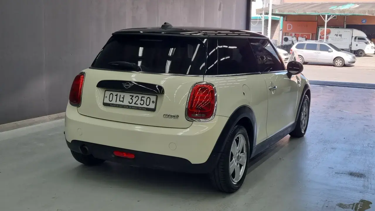 Main__Slider__Photo:Cooper Mini 2018.10-1