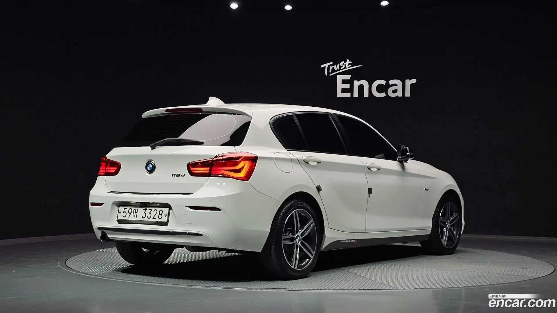 Main__Slider__Photo:1-Series BMW 2017.4-1