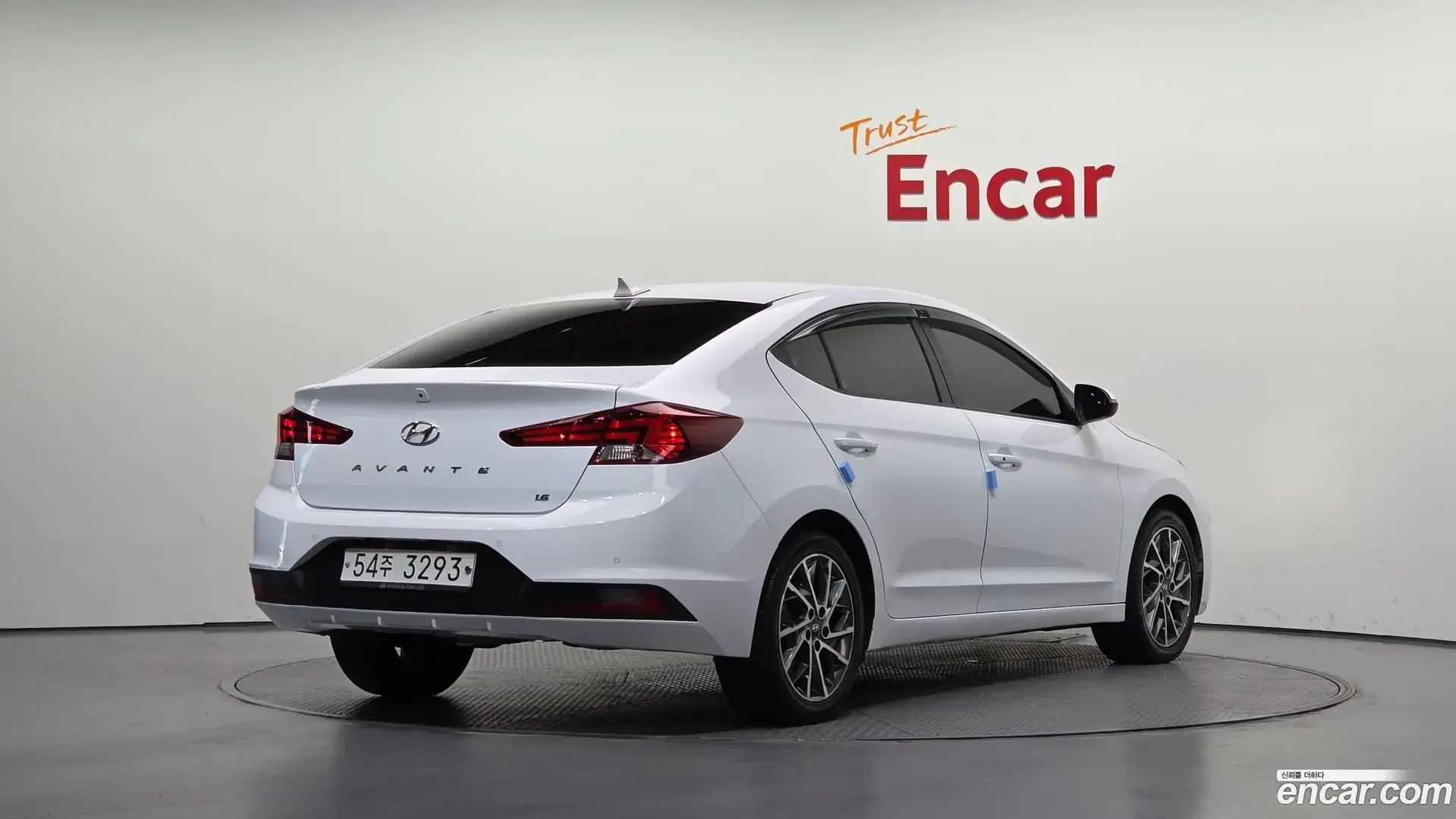 Main__Slider__Photo:AVANTE Hyundai 2019.2-1