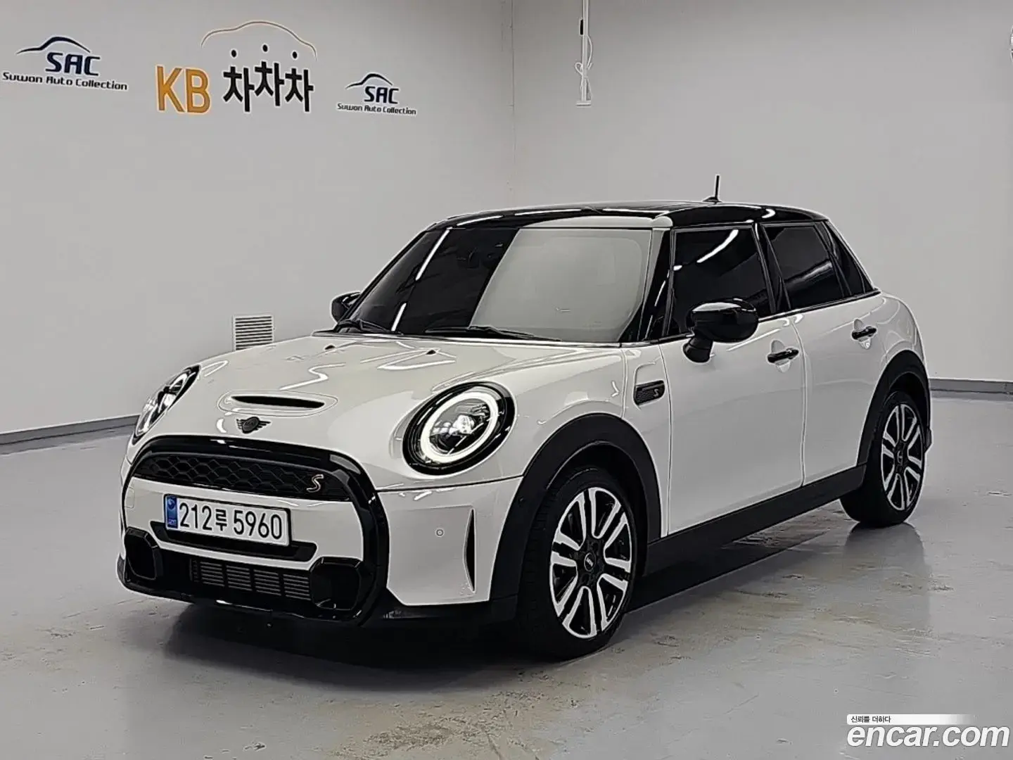 Main__Slider__Photo:Cooper Mini 2023.8-1
