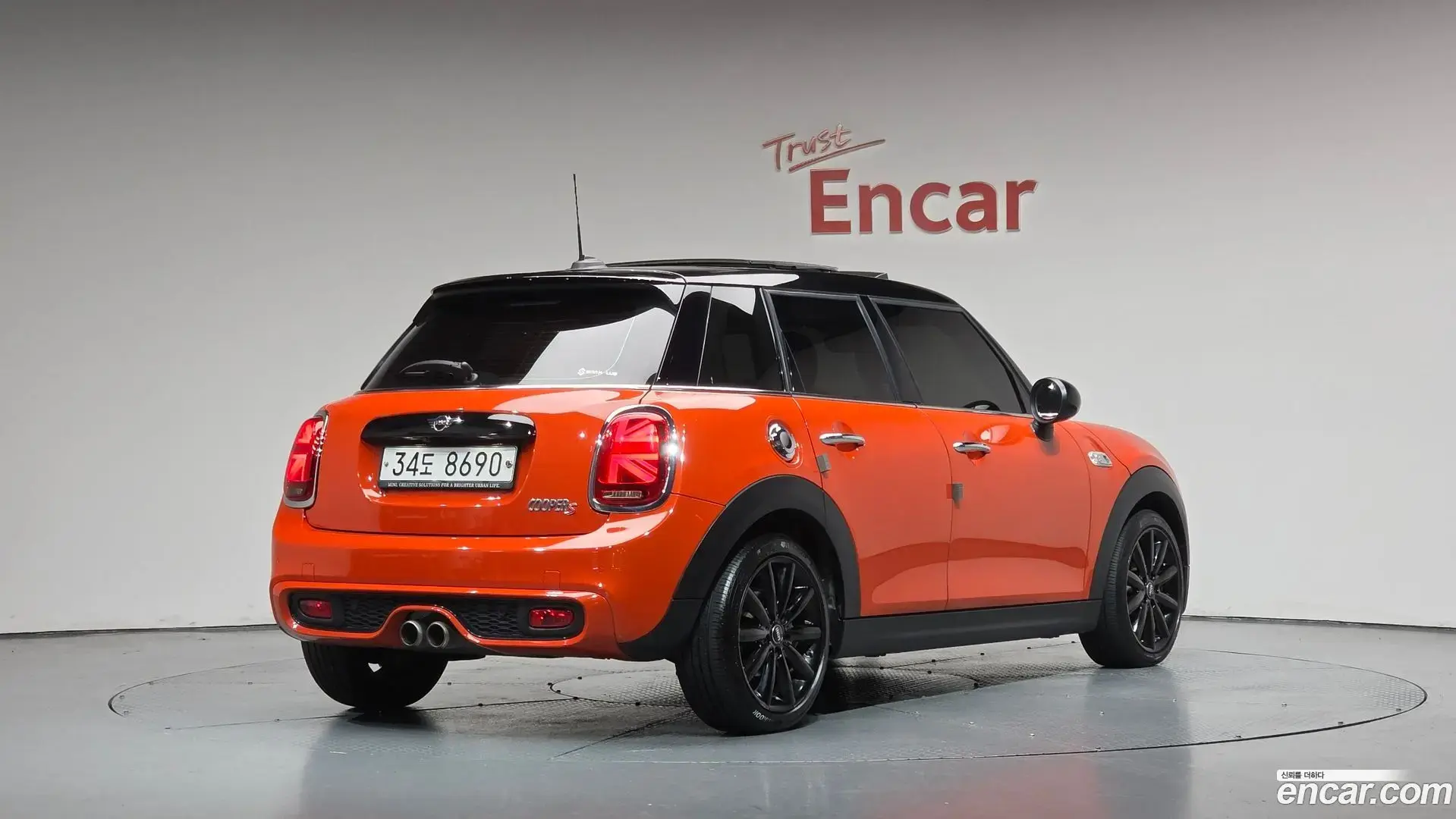 Main__Slider__Photo:Cooper Mini 2019.2-1