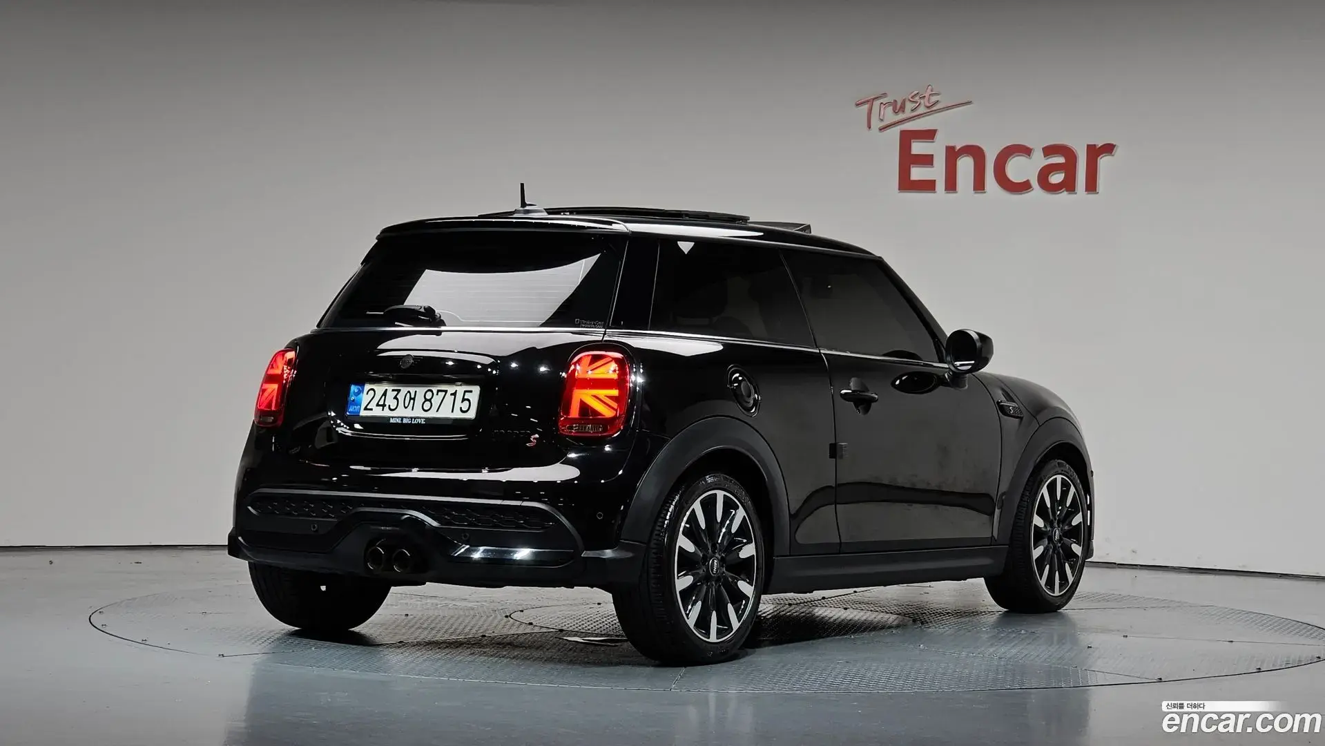 Main__Slider__Photo:Cooper Mini 2022.0-1