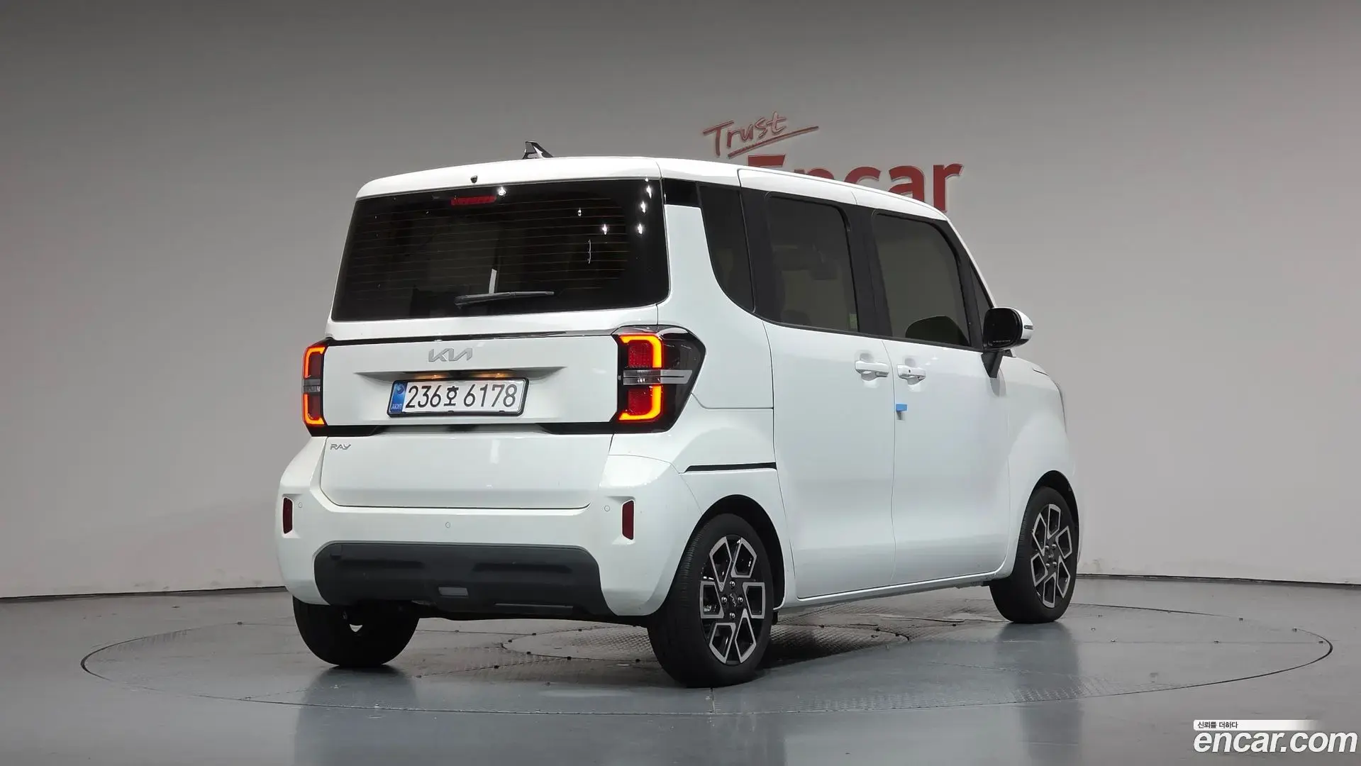 Main__Slider__Photo:RAY Kia 2026.1-1