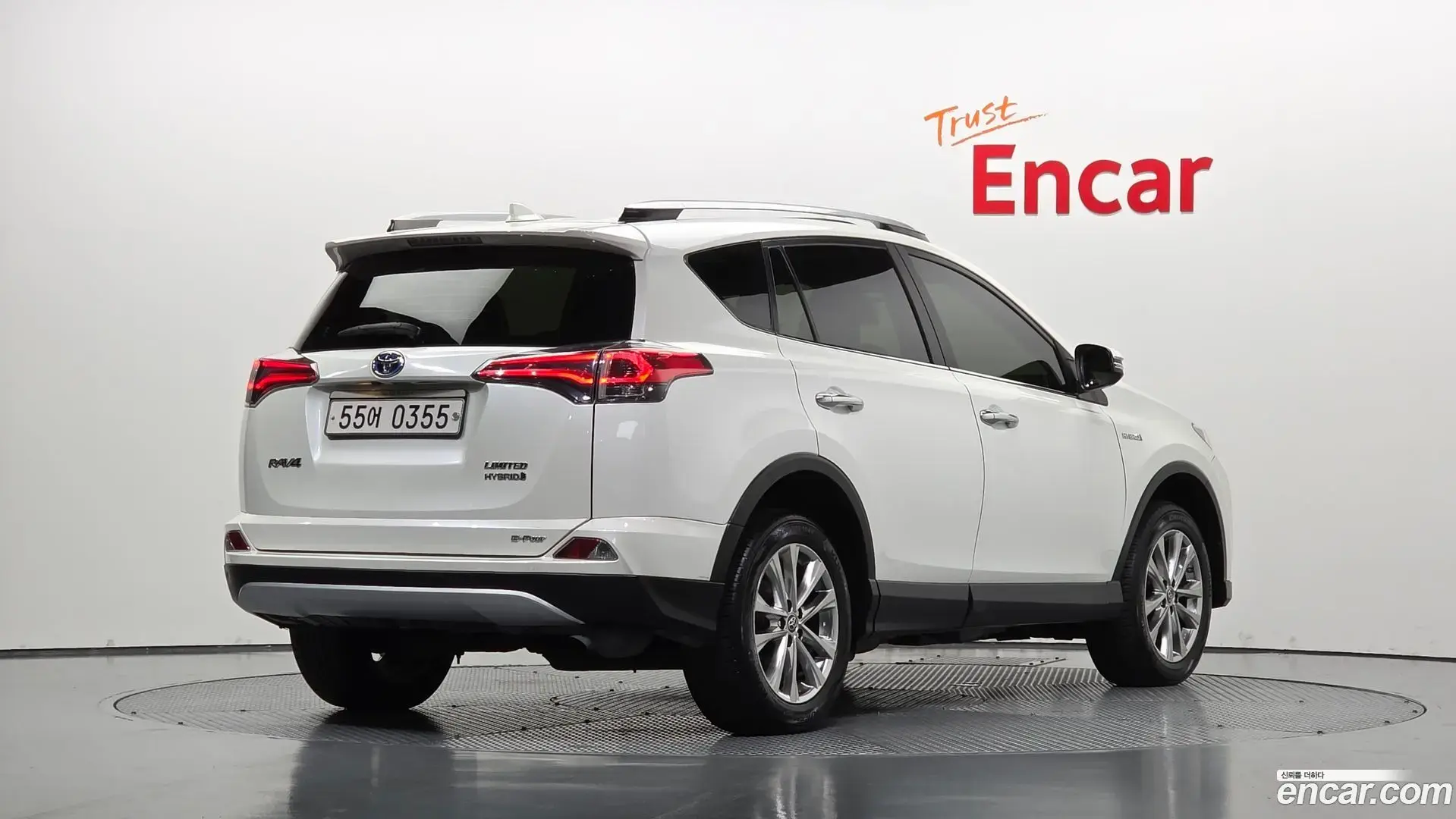 Main__Slider__Photo:RAV4 Toyota 2016.8-1