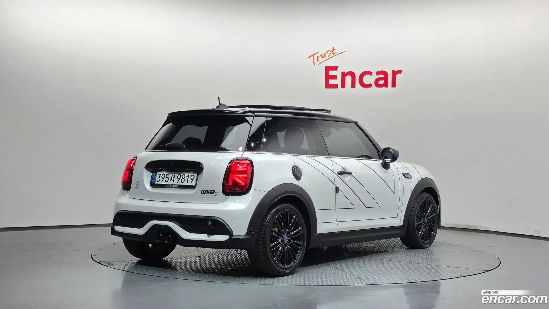 Main__Slider__Photo:Cooper Mini 2024.3-1