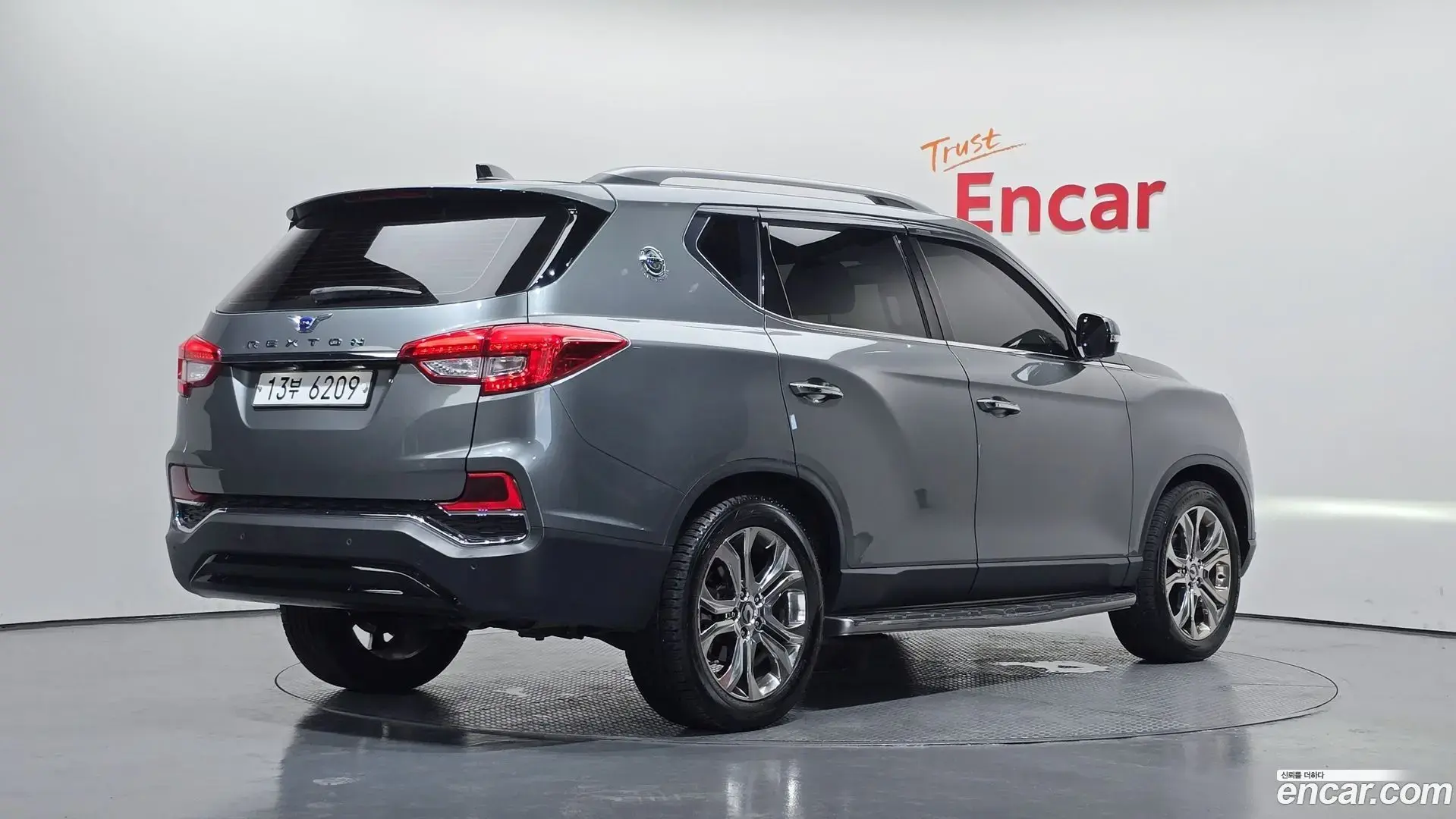 Main__Slider__Photo:Rexton KG Mobility 2018.0-1