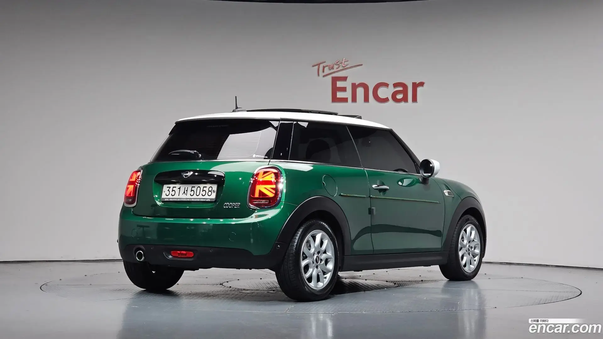 Main__Slider__Photo:Cooper Mini 2020.8-1