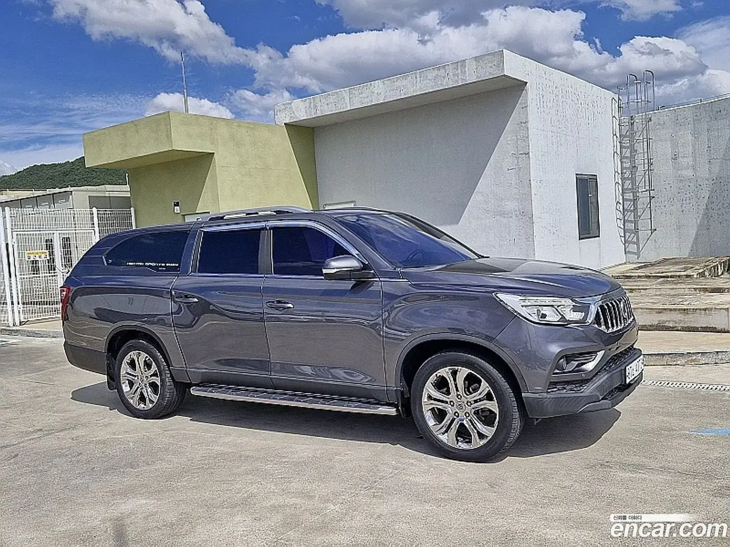 Main__Slider__Photo:Rexton KG Mobility 2019.2-1