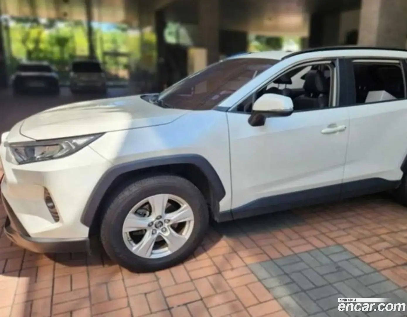 Main__Slider__Photo:RAV4 Toyota 2019.11-1