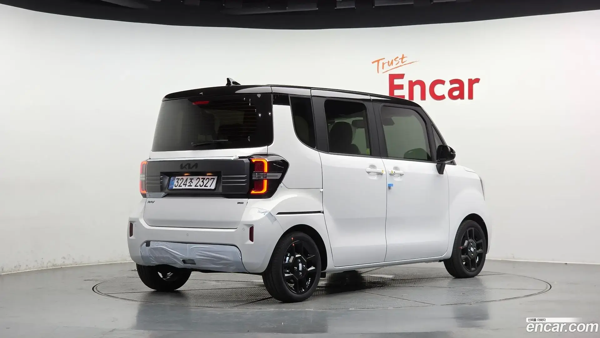 Main__Slider__Photo:RAY Kia 2026.8-1