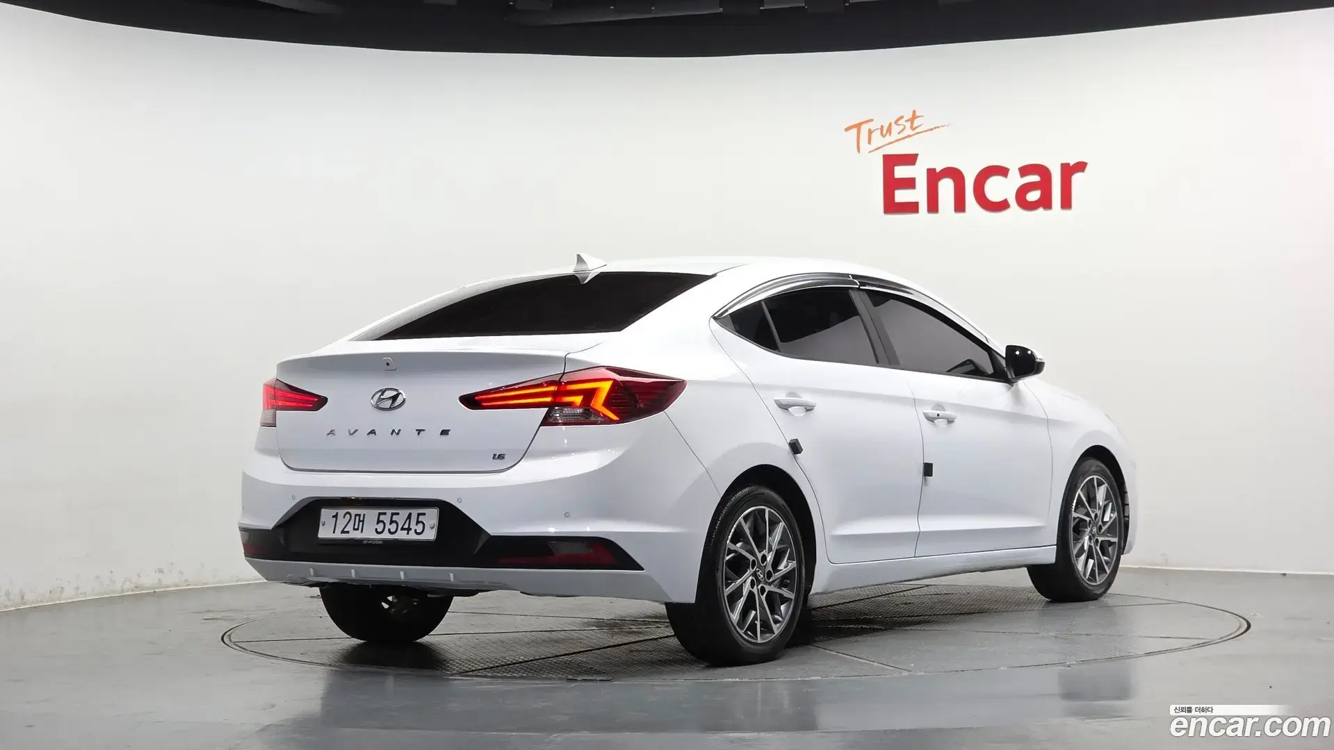 Main__Slider__Photo:AVANTE Hyundai 2018.9-1