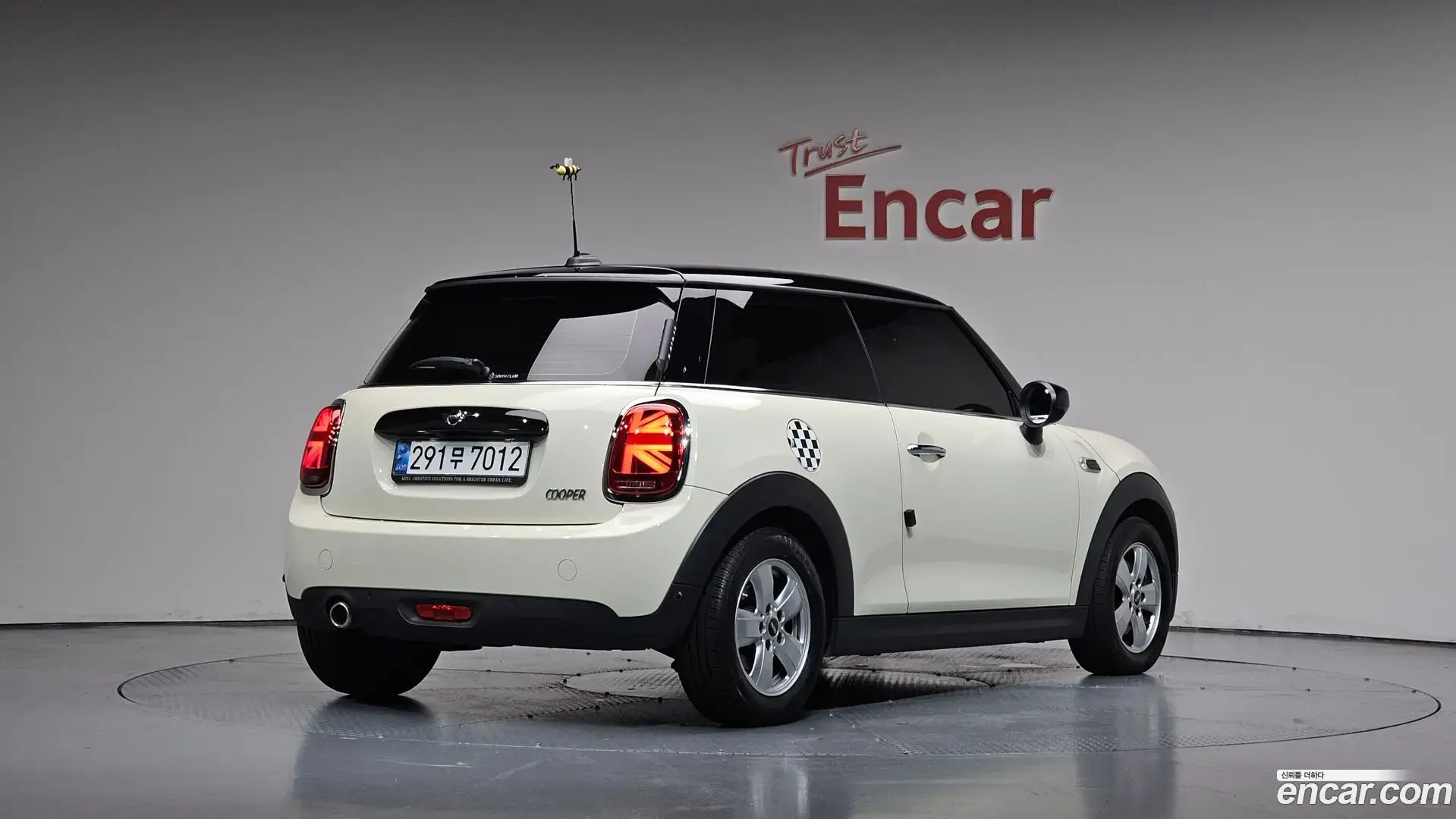 Main__Slider__Photo:Cooper Mini 2021.1-1