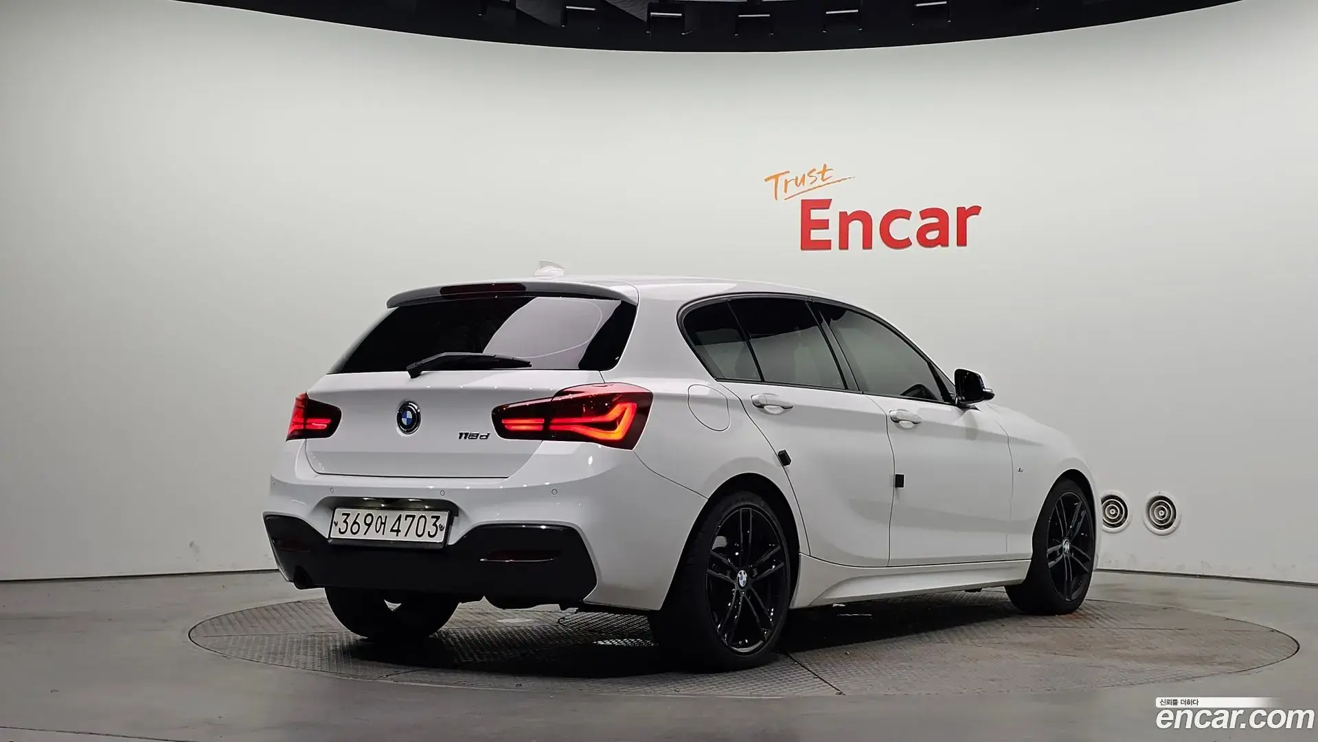 Main__Slider__Photo:1-Series BMW 2017.11-1