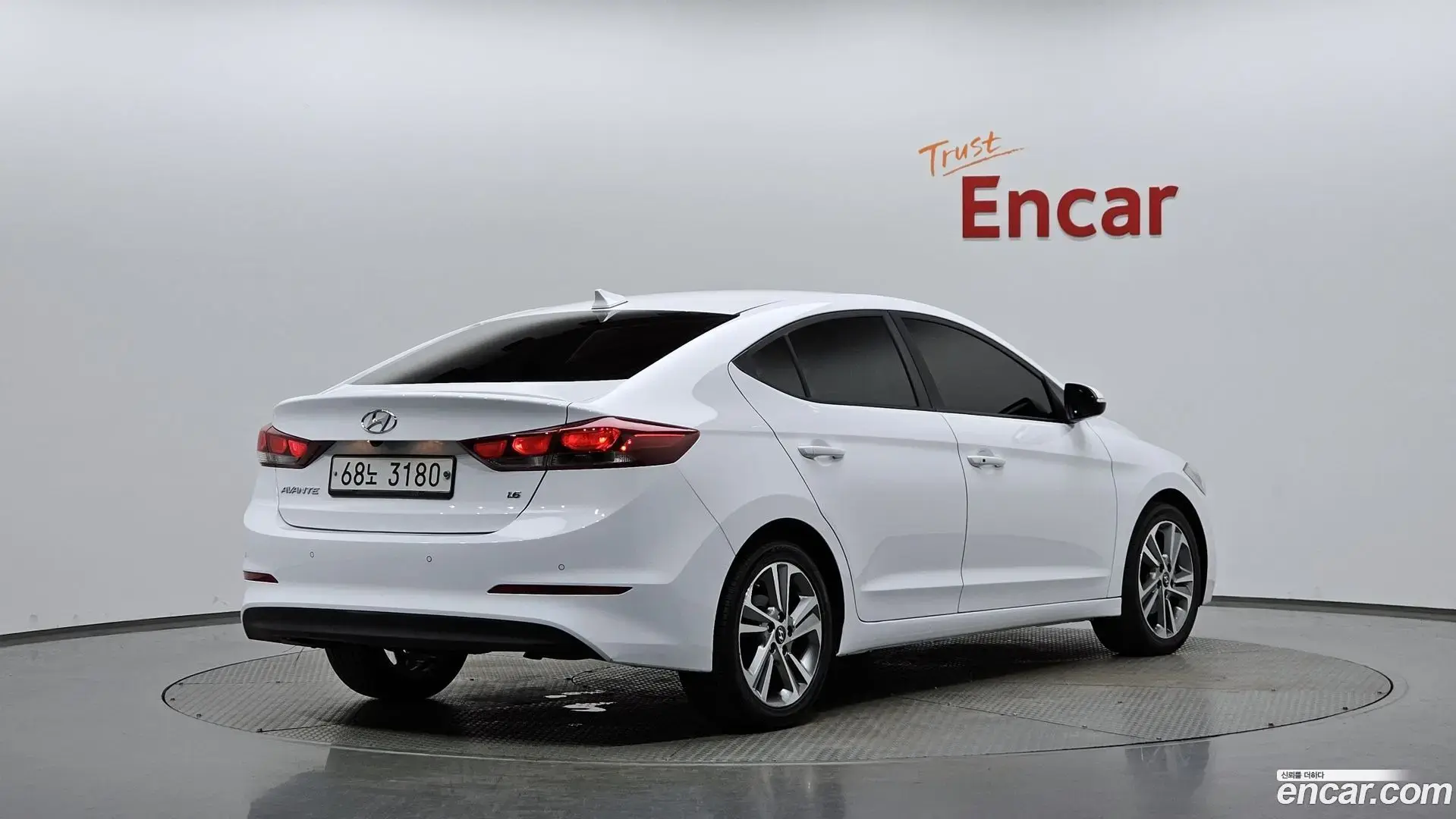 Main__Slider__Photo:AVANTE Hyundai 2018.1-1