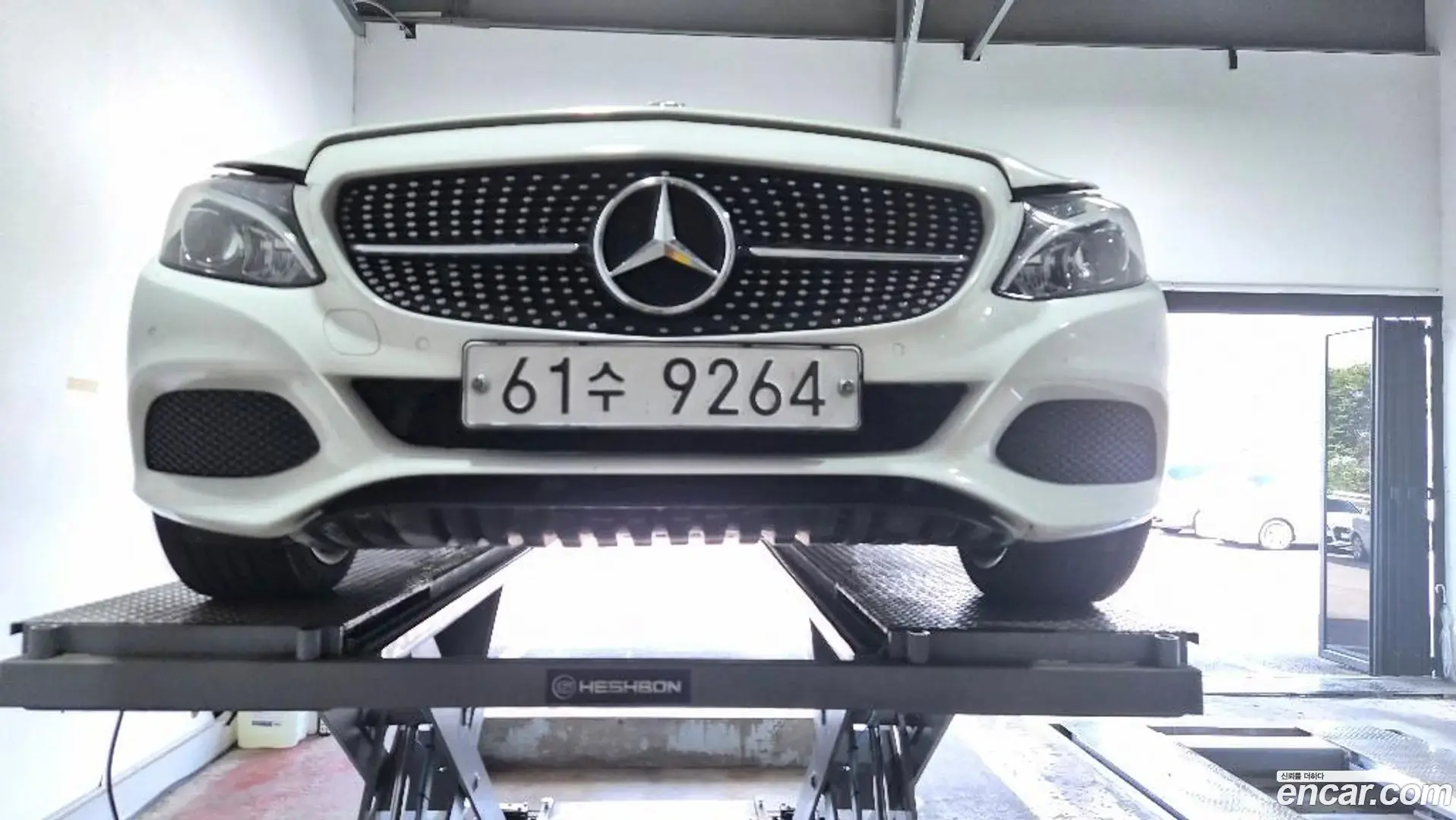 Main__Slider__Photo:C-Class Mercedes-Benz 2015.10-1