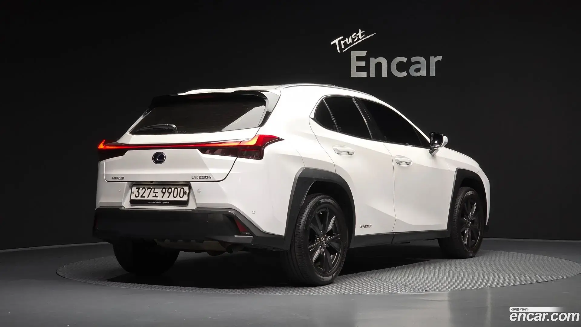 Main__Slider__Photo:UX Lexus 2019.11-1