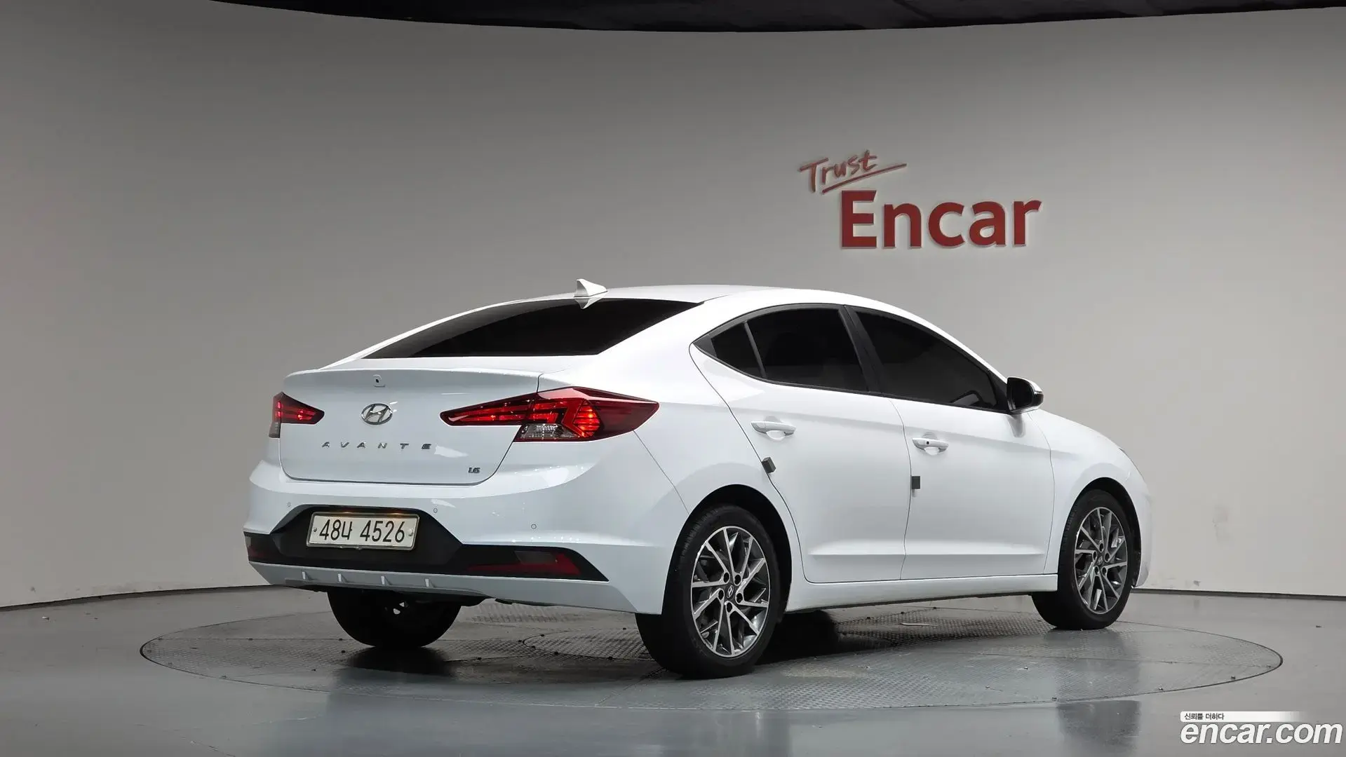 Main__Slider__Photo:AVANTE Hyundai 2019.0-1