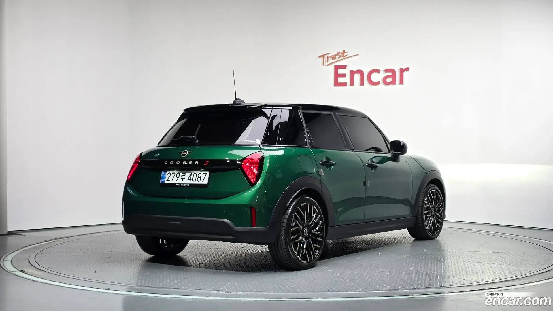 Main__Slider__Photo:Cooper Mini 2025.8-1