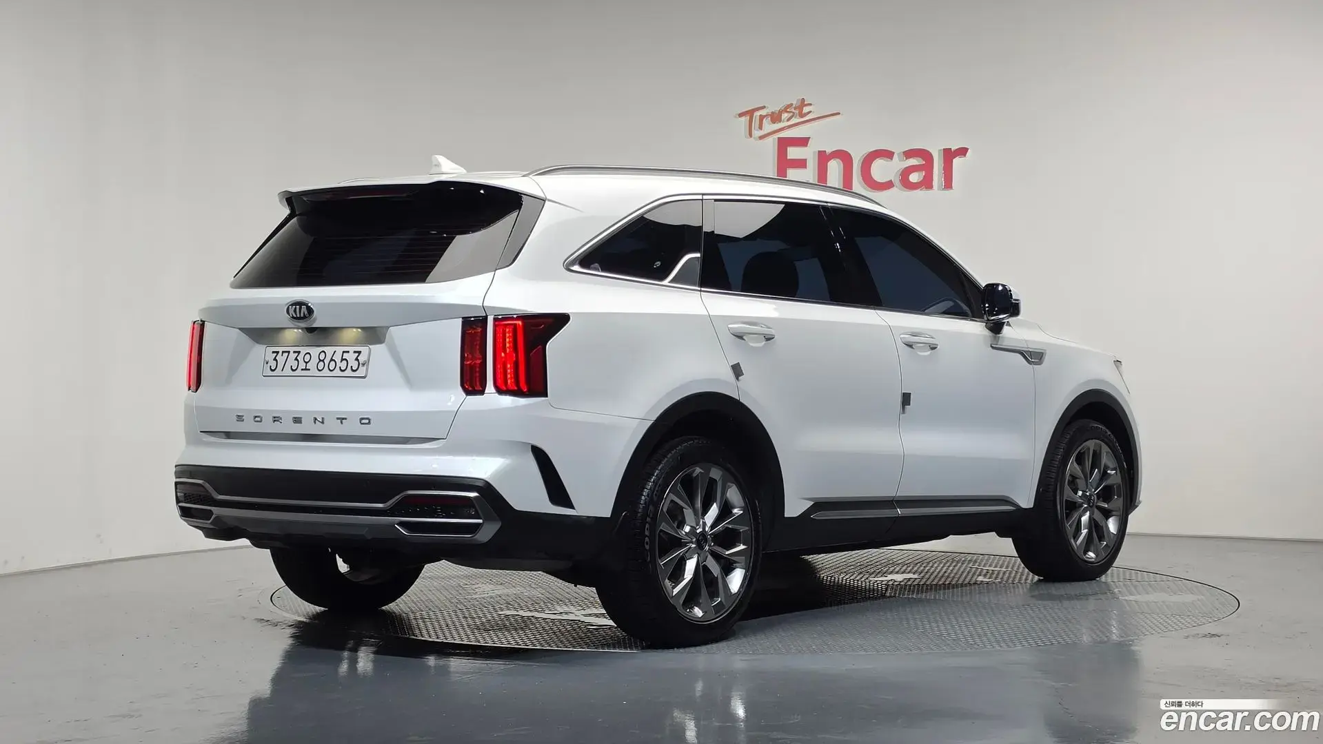Main__Slider__Photo:Sorento Kia 2020.3-1