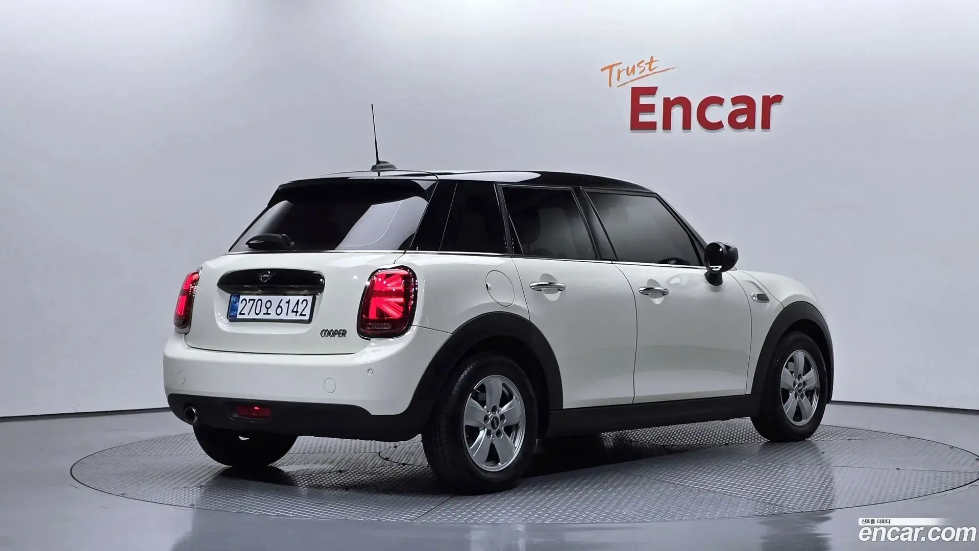 Main__Slider__Photo:Cooper Mini 2019.9-1