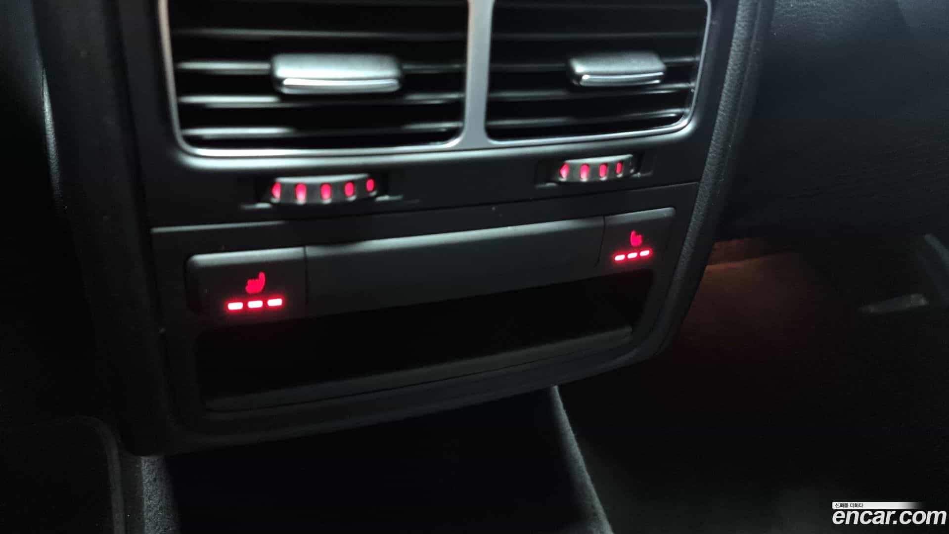 Touareg Volkswagen 2012.11-OPTION-022
