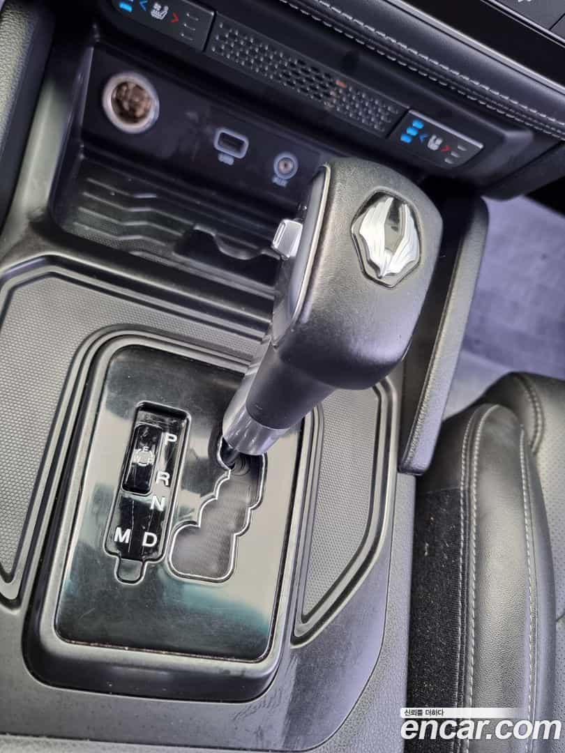 Rexton KG Mobility 2019.11-INNER-009