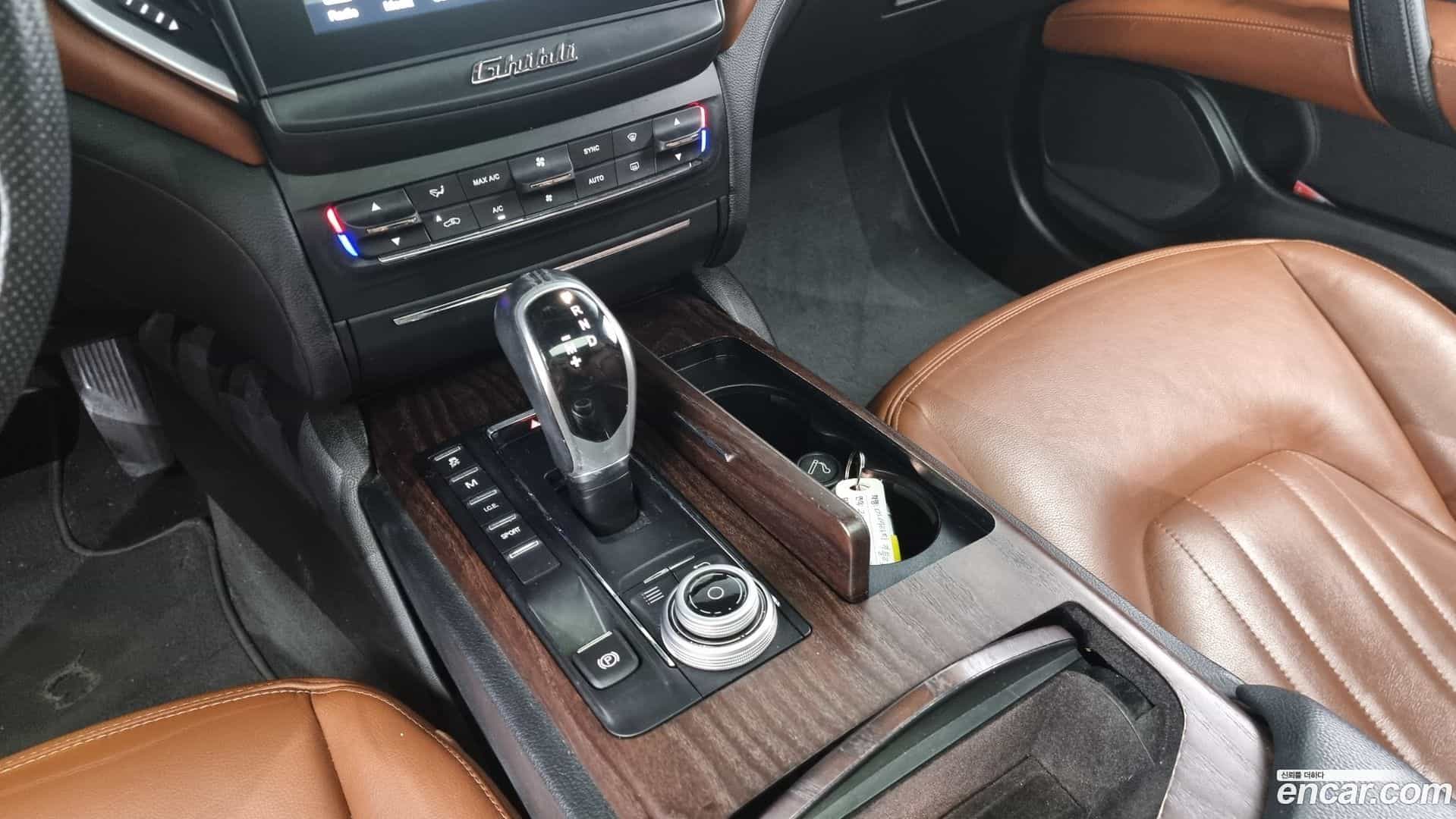 Ghibli Maserati 2017.3-INNER-009