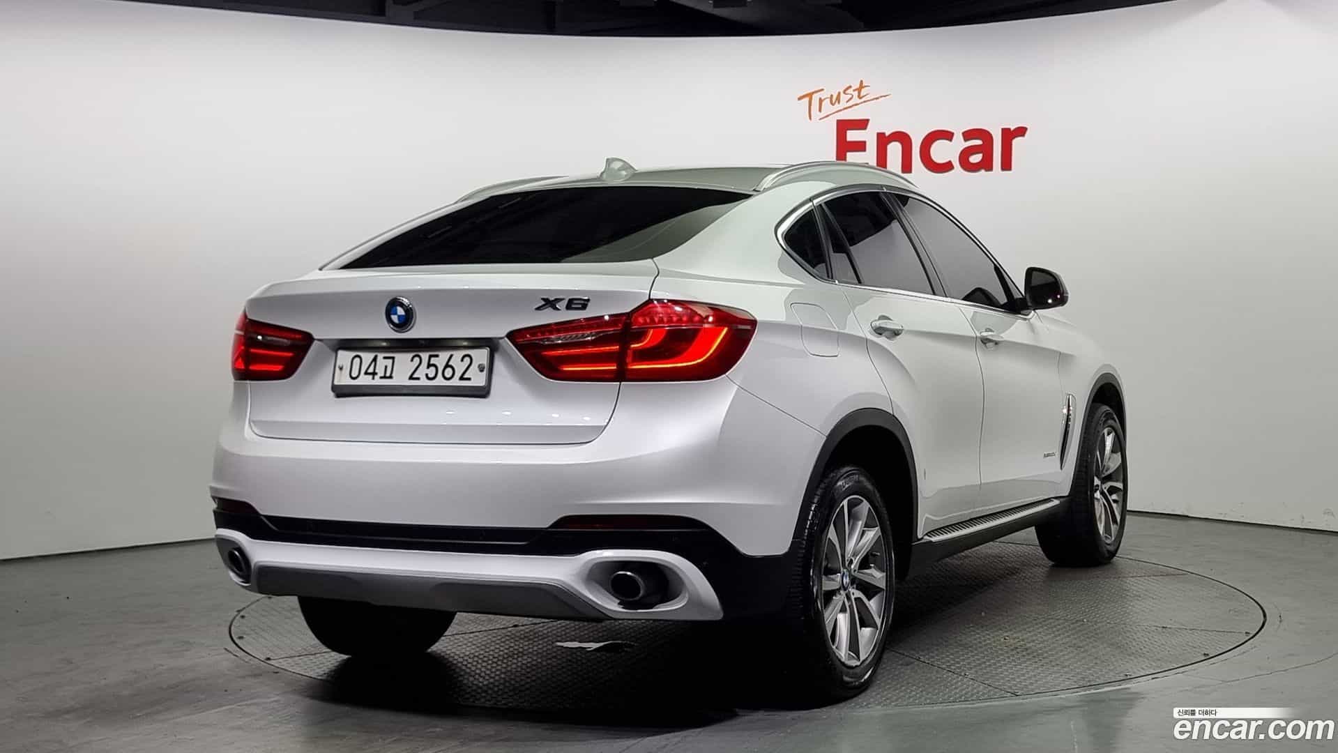 X6 BMW 2017.2-OUTER-002