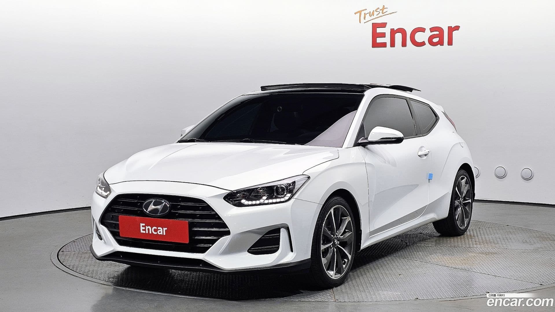 Main__Slider__Photo:Veloster Hyundai 2019.6-0