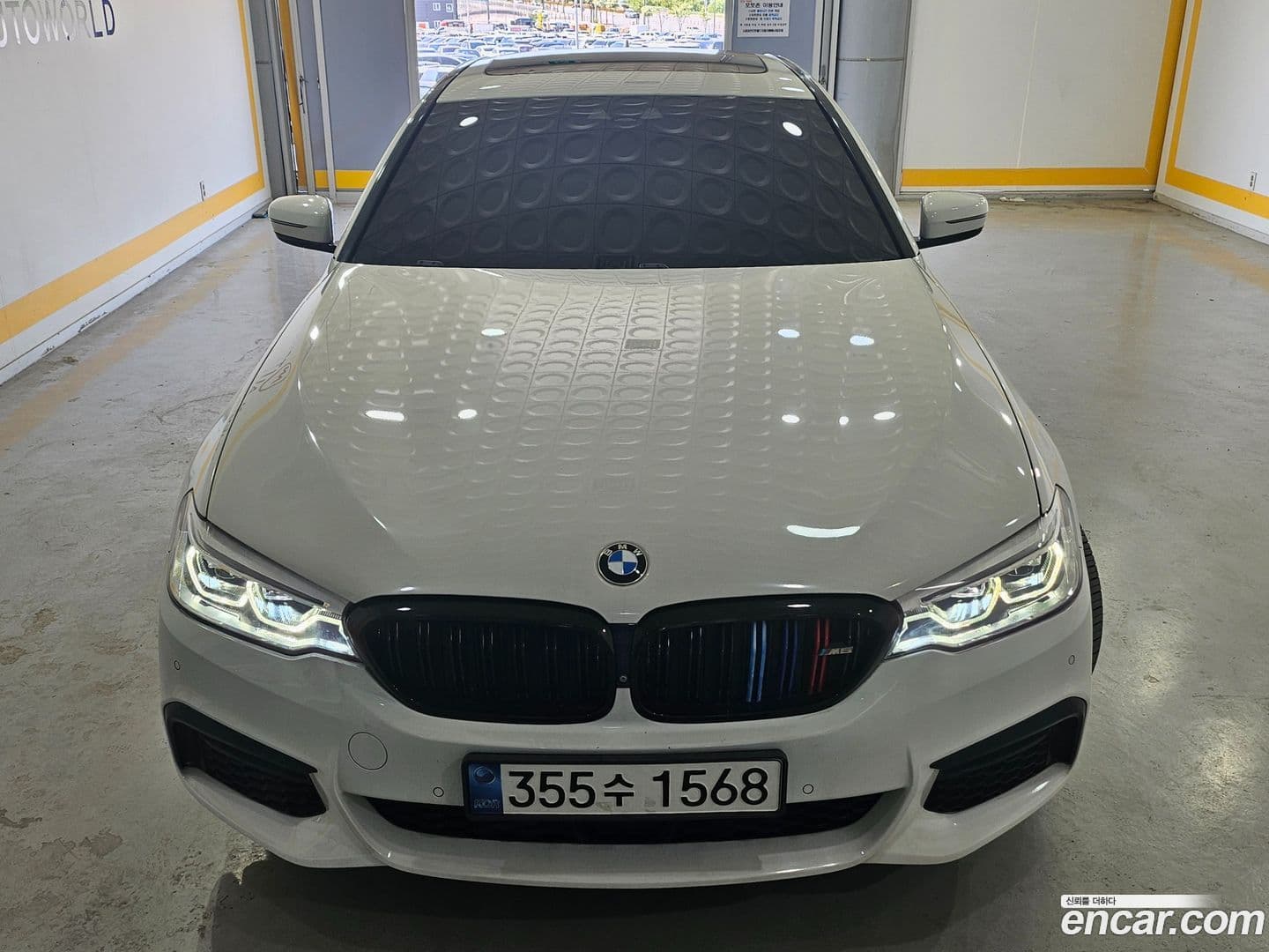 Main__Slider__Photo:5-Series BMW 2017.5-0