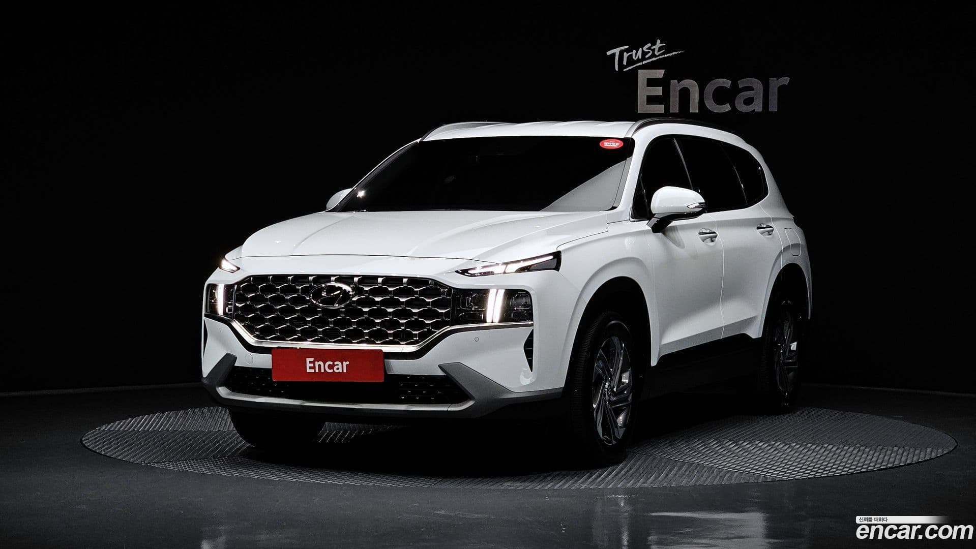 Main__Slider__Photo:Santafe Hyundai 2023.4-0