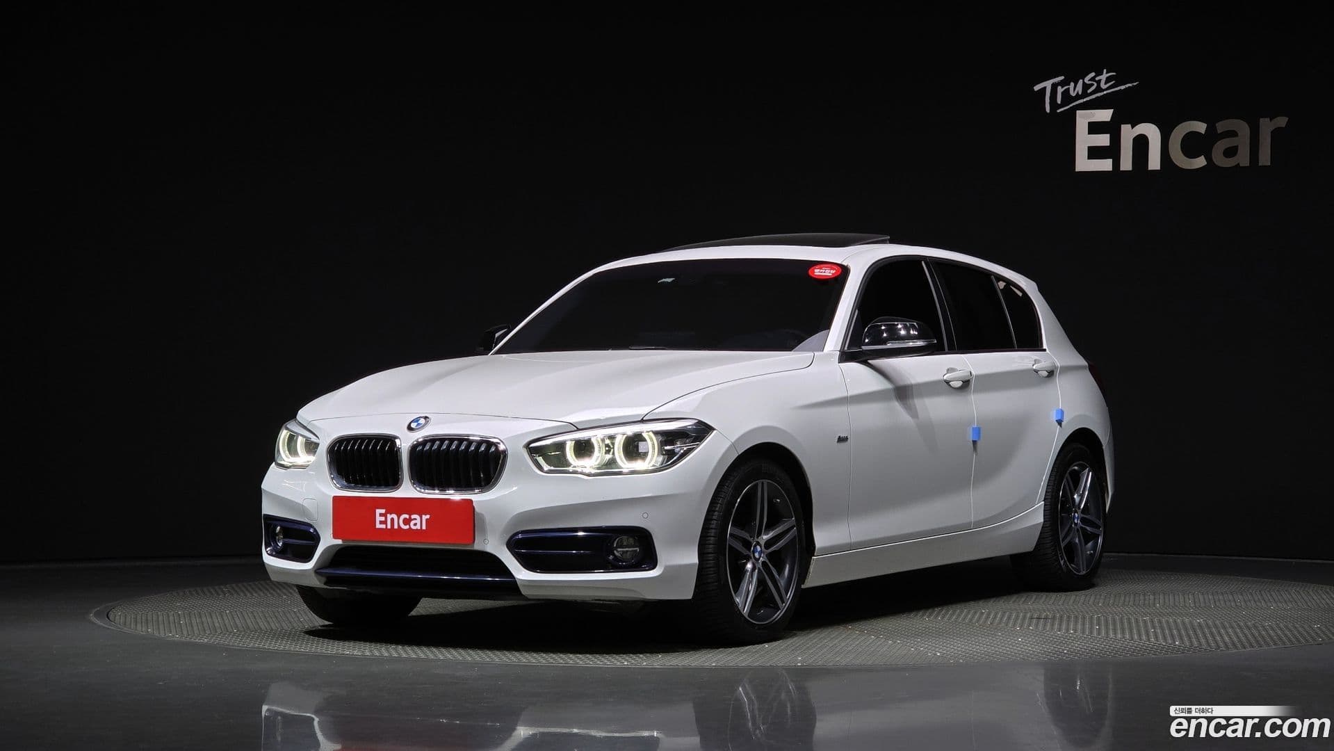 Main__Slider__Photo:1-Series BMW 2017.2-0