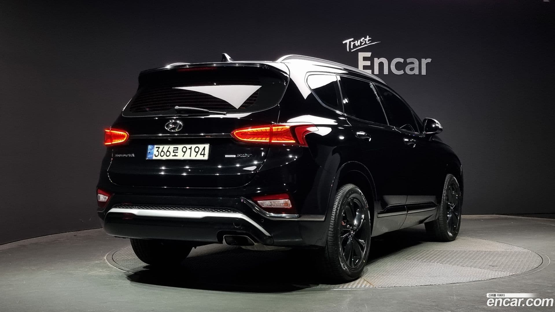 Main__Slider__Photo:Santafe Hyundai 2019.2-0