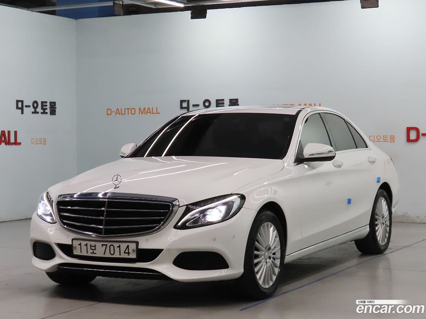 Main__Slider__Photo:C-Class Mercedes-Benz 2015.6-0
