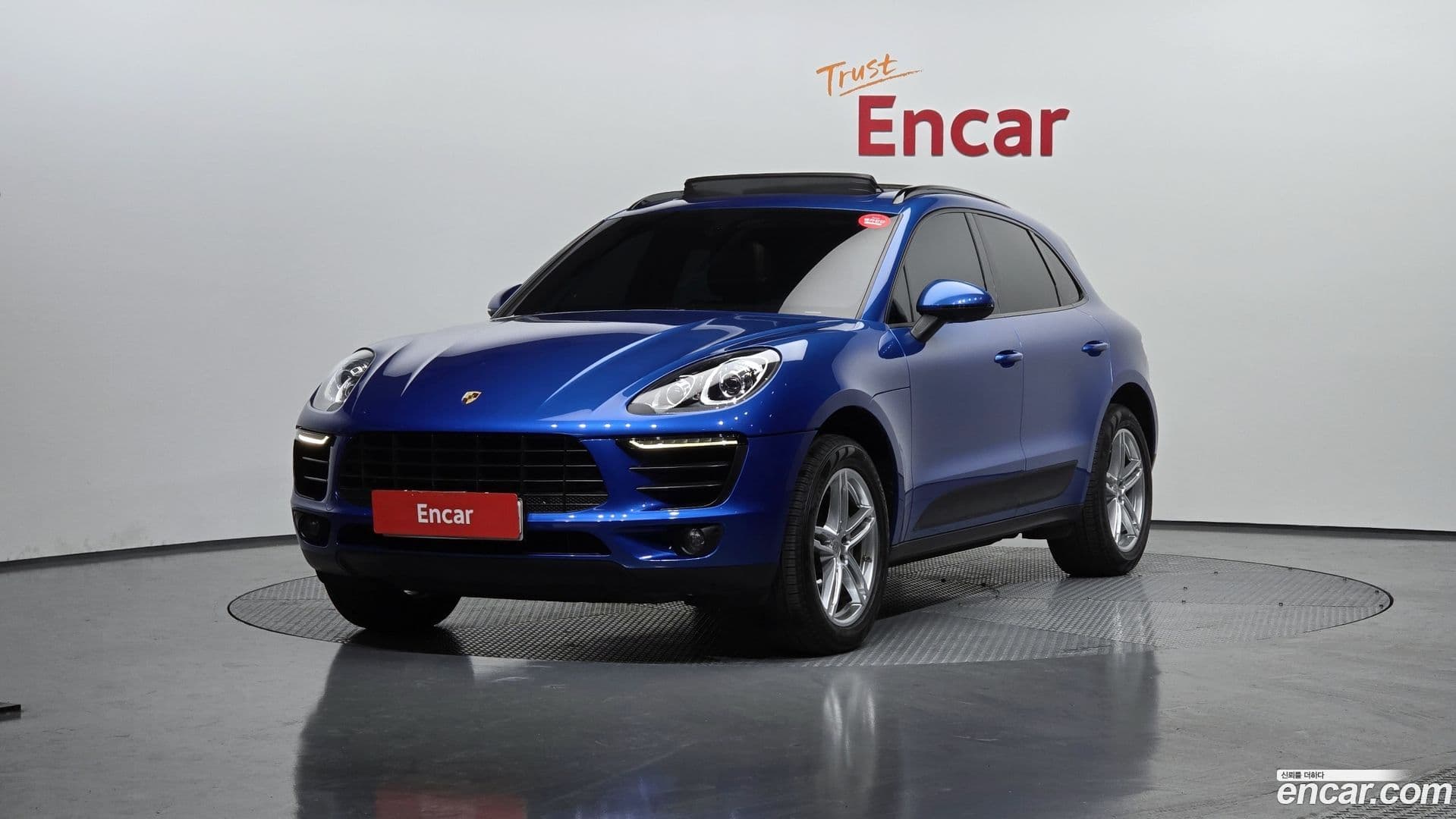 Main__Slider__Photo:Macan Porsche 2015.7-0