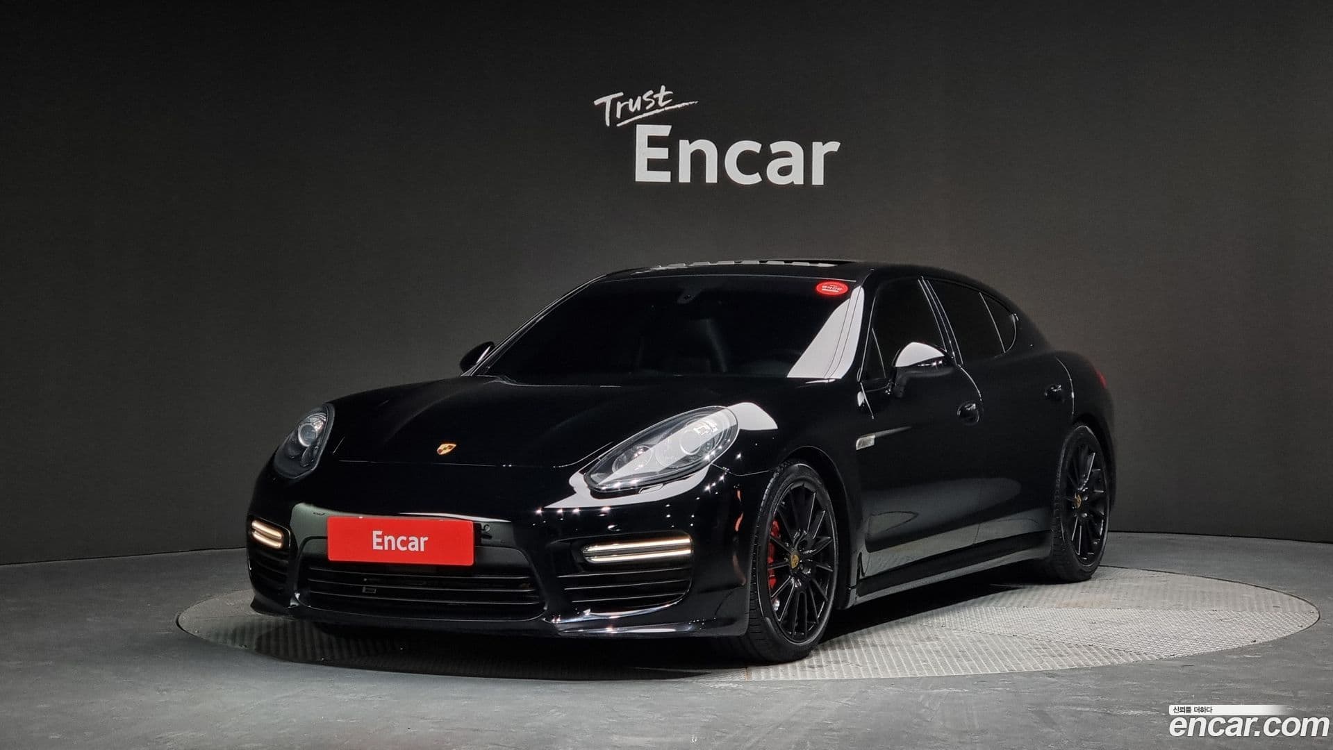 Main__Slider__Photo:Panamera Porsche 2014.10-0