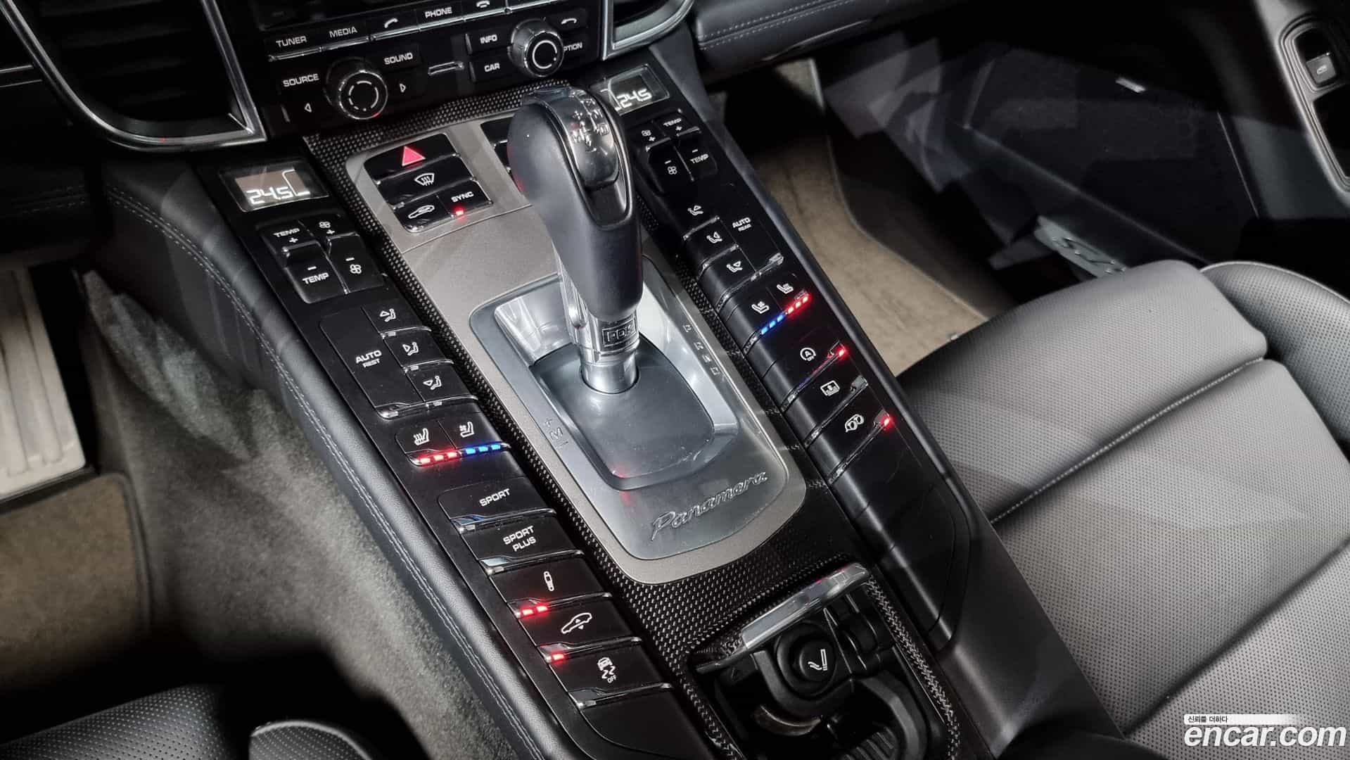 Panamera Porsche 2014.10-INNER-009