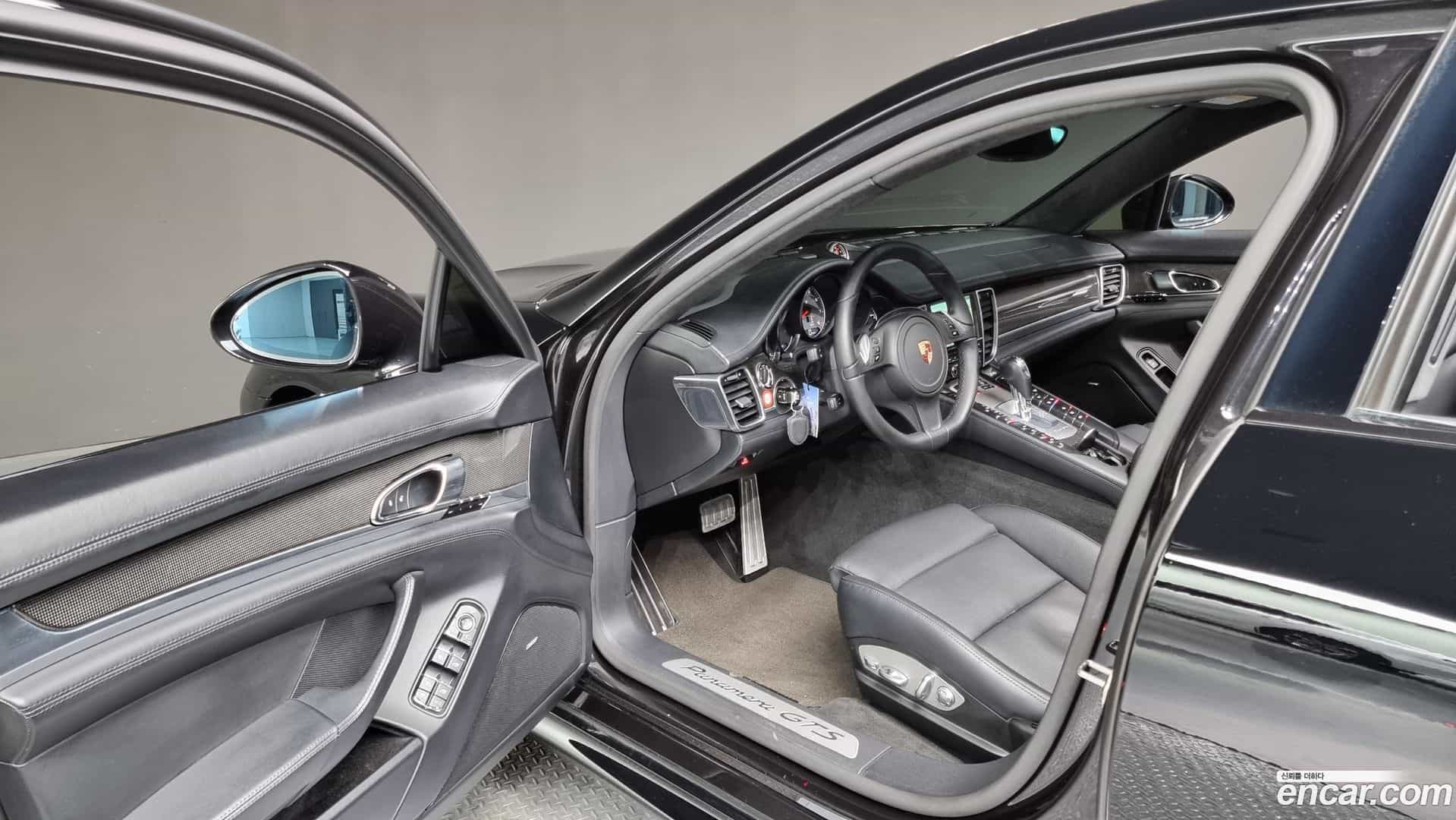 Panamera Porsche 2014.10-OPTION-016