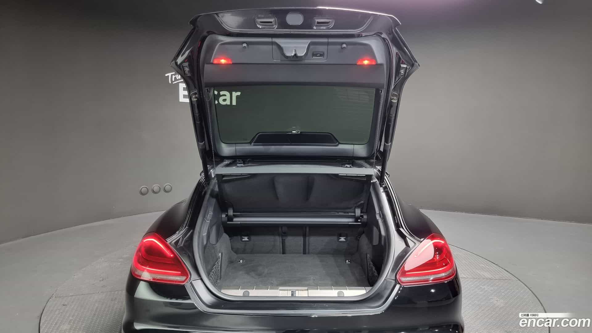 Panamera Porsche 2014.10-OPTION-024