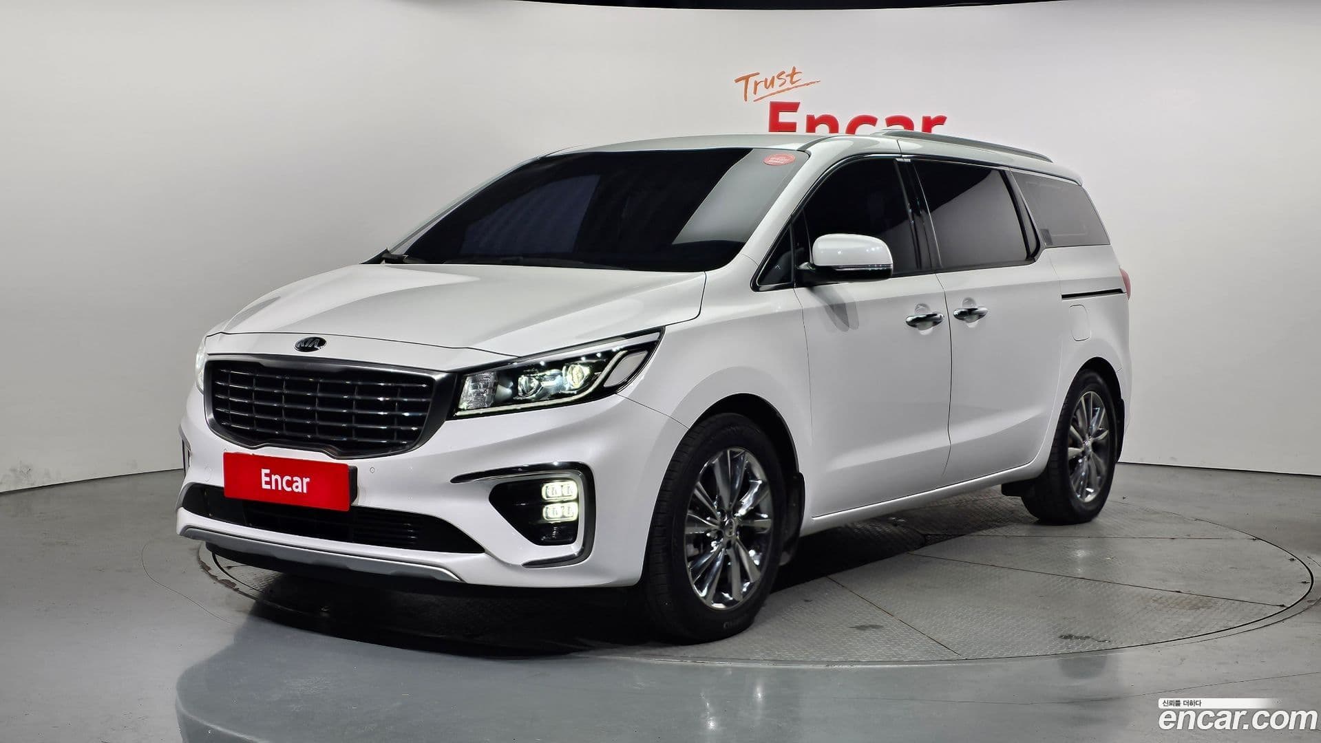 Main__Slider__Photo:Canival Kia 2019.11-0
