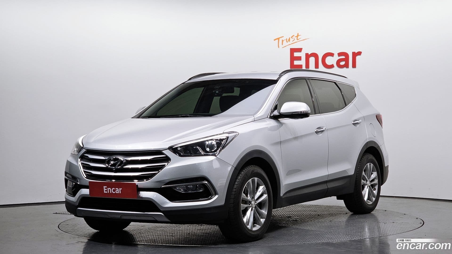 Main__Slider__Photo:Santafe Hyundai 2016.0-0