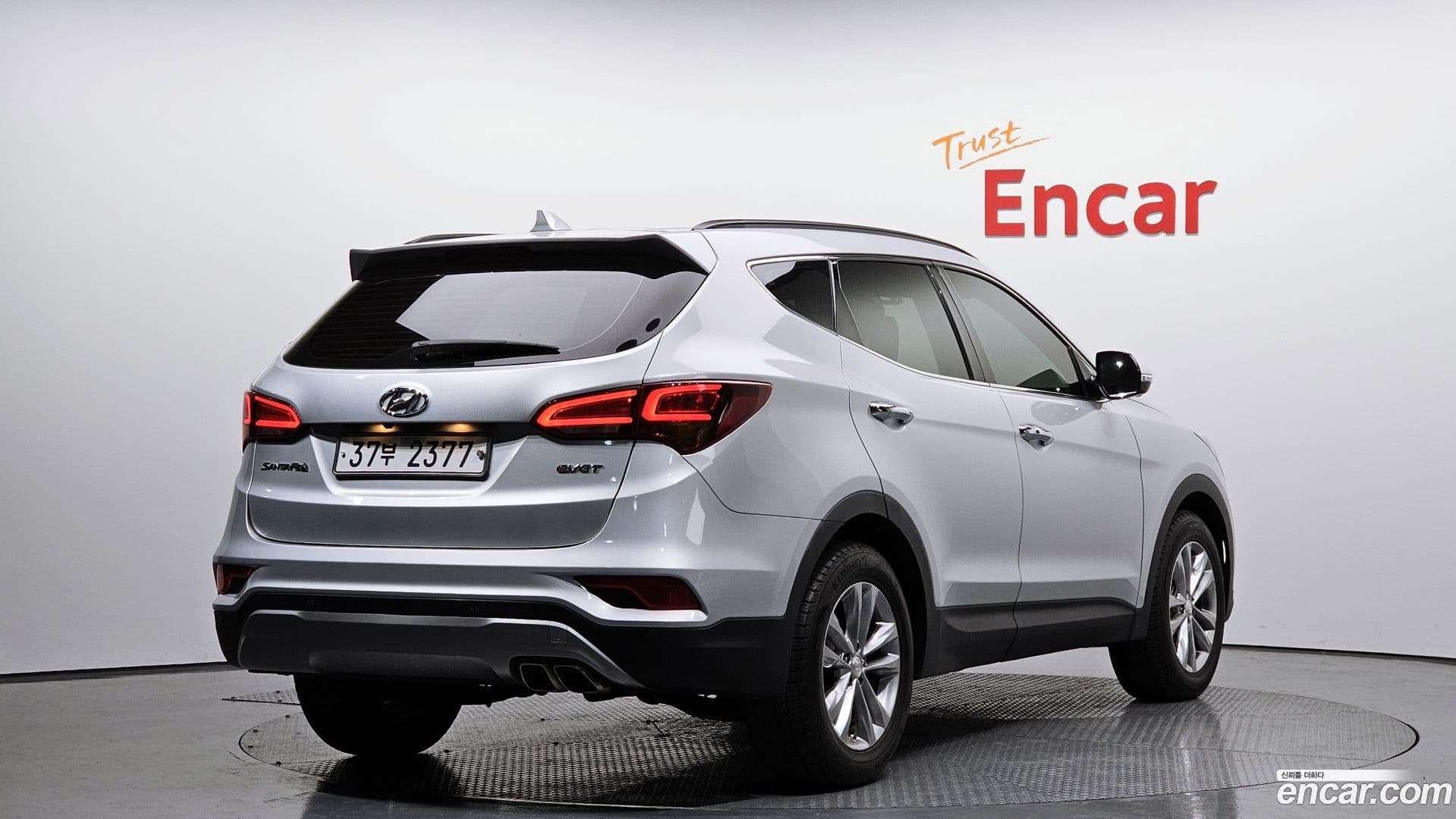 Main__Slider__Photo:Santafe Hyundai 2016.0-1