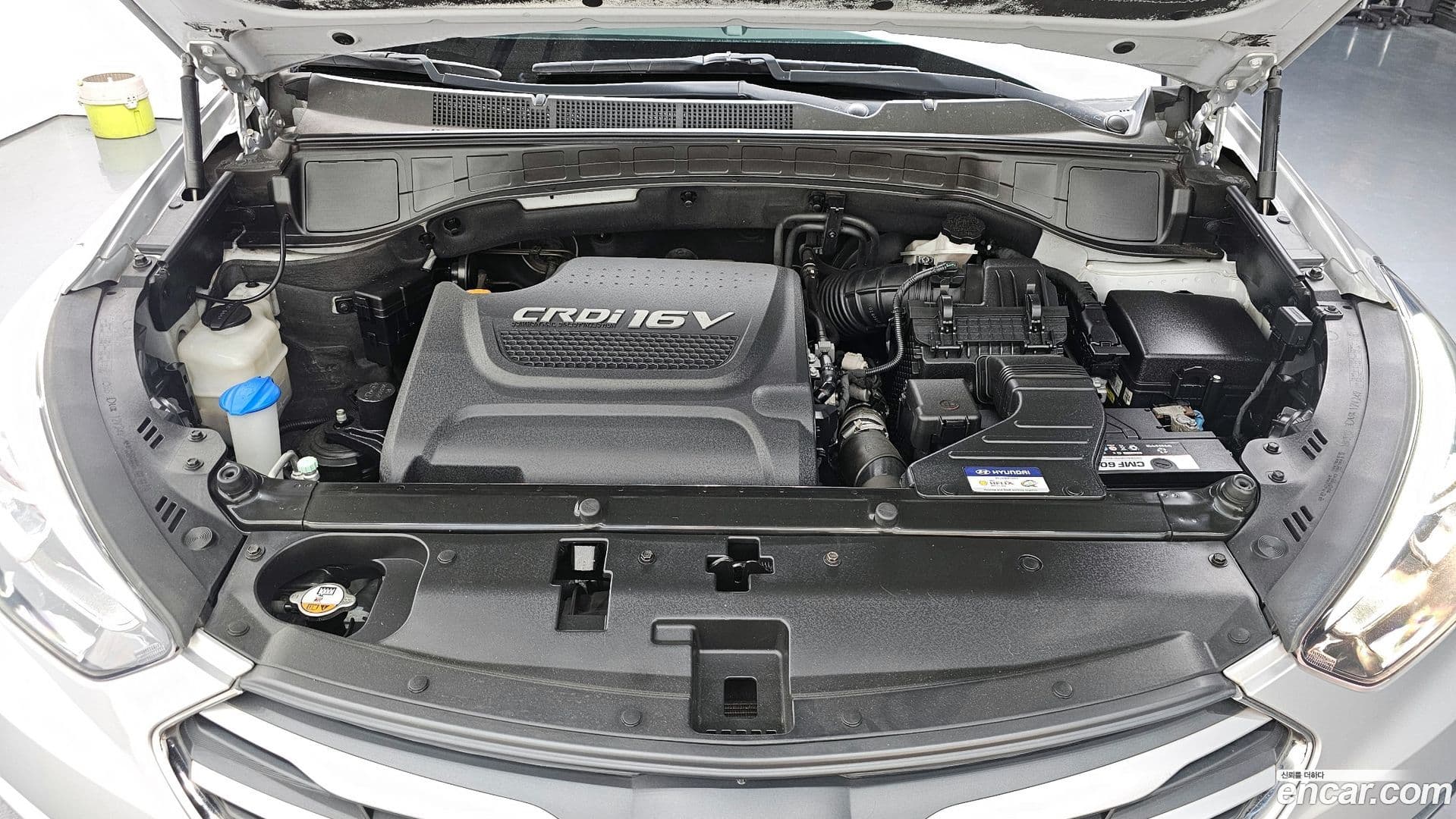 Main__Slider__Photo:Santafe Hyundai 2016.0-5