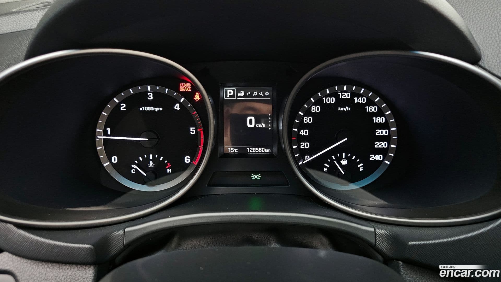 Main__Slider__Photo:Santafe Hyundai 2016.0-7