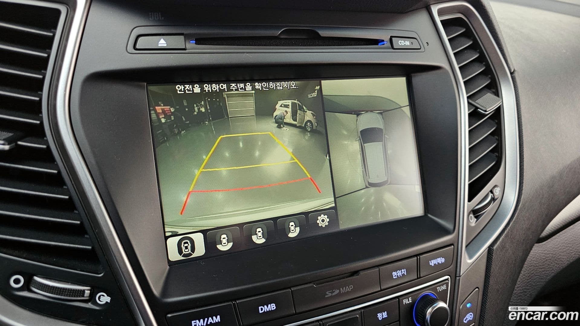 Main__Slider__Photo:Santafe Hyundai 2016.0-15