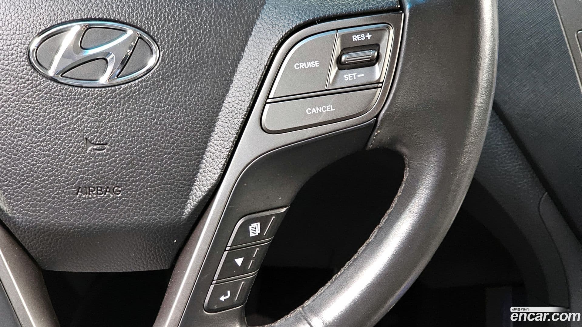 Main__Slider__Photo:Santafe Hyundai 2016.0-18