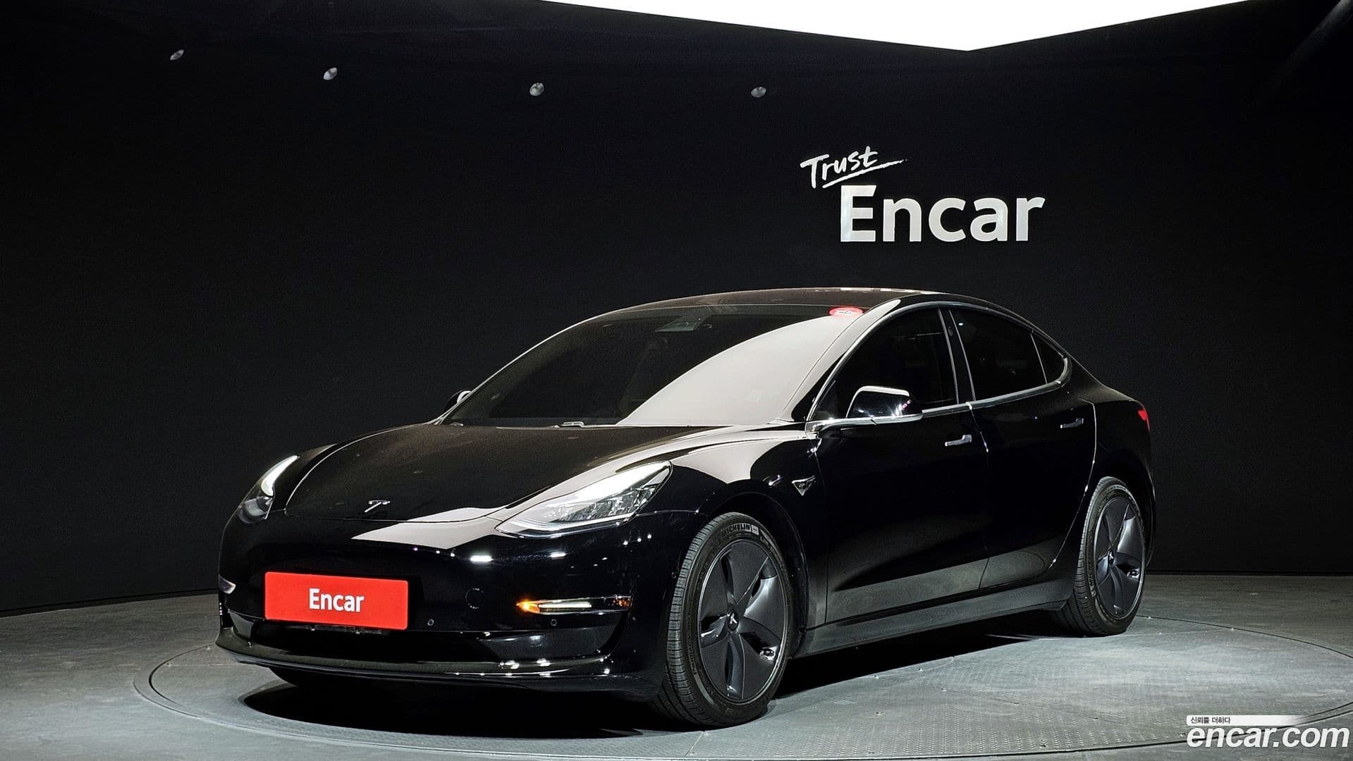 Main__Slider__Photo:Model 3 Tesla 2020.1-0