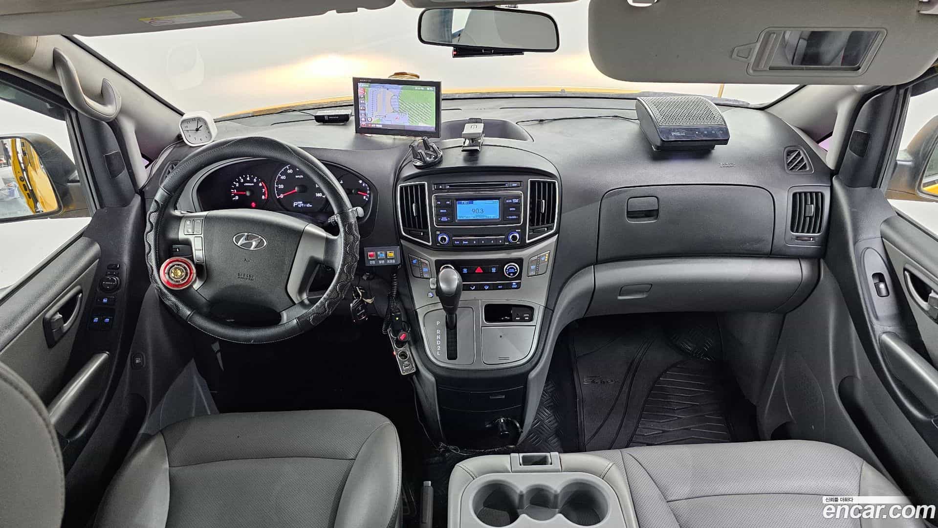 Starex Hyundai 2019.2-INNER-007